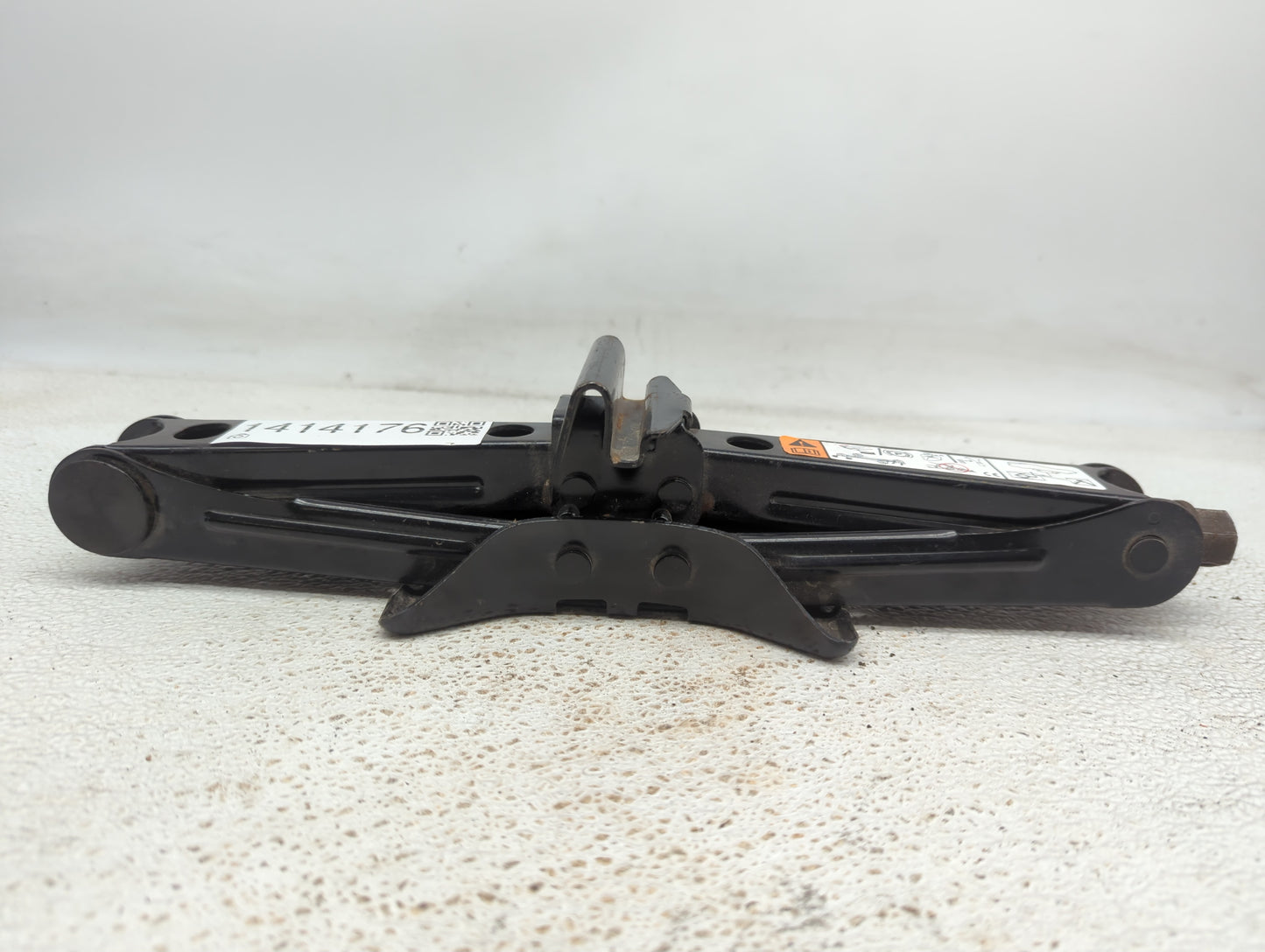 2013 Ford Focus Spare Scissor Car Jack - Oemusedautoparts1.com