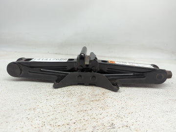 2013 Ford Focus Spare Scissor Car Jack - Oemusedautoparts1.com
