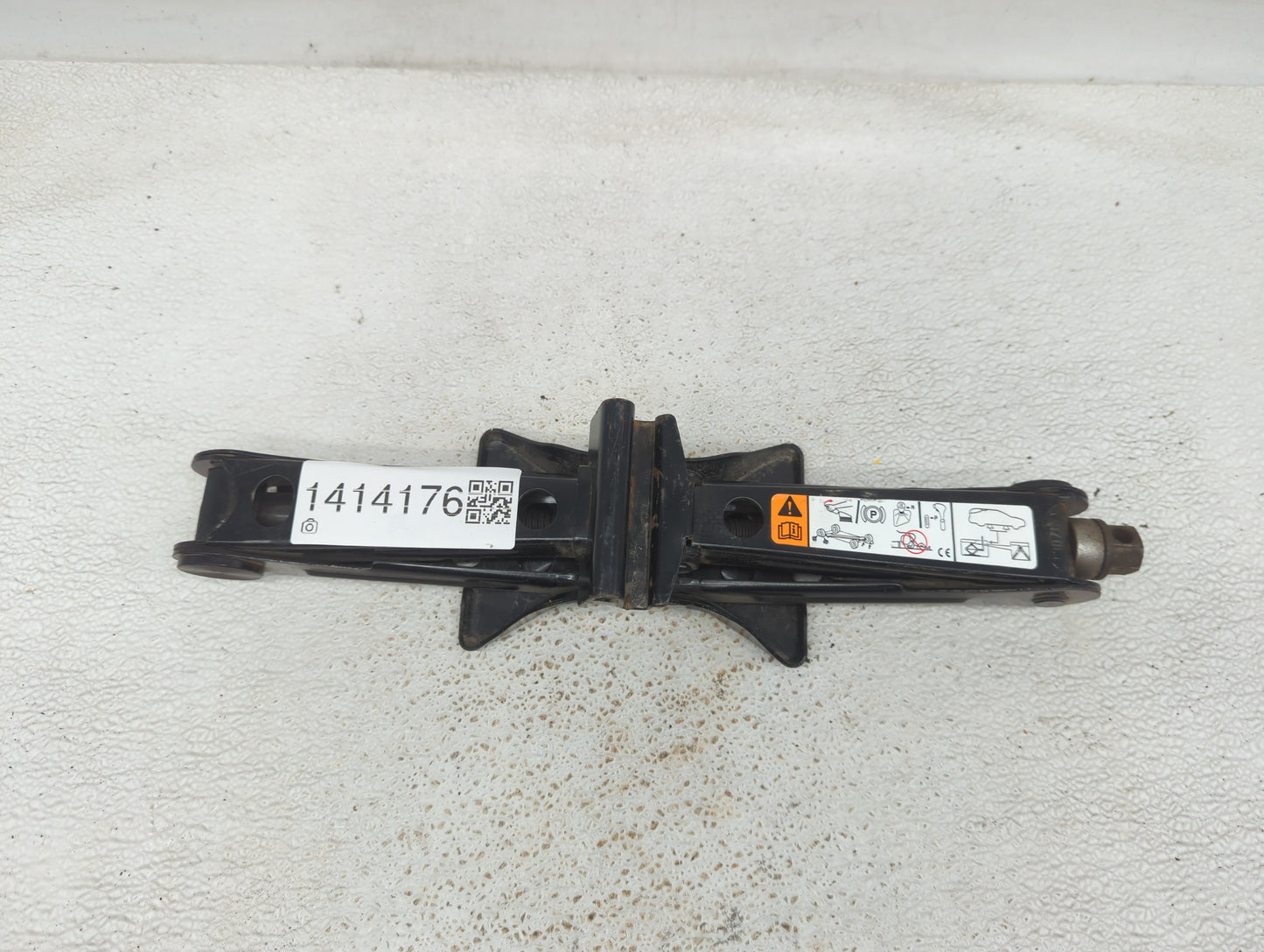 2013 Ford Focus Spare Scissor Car Jack - Oemusedautoparts1.com