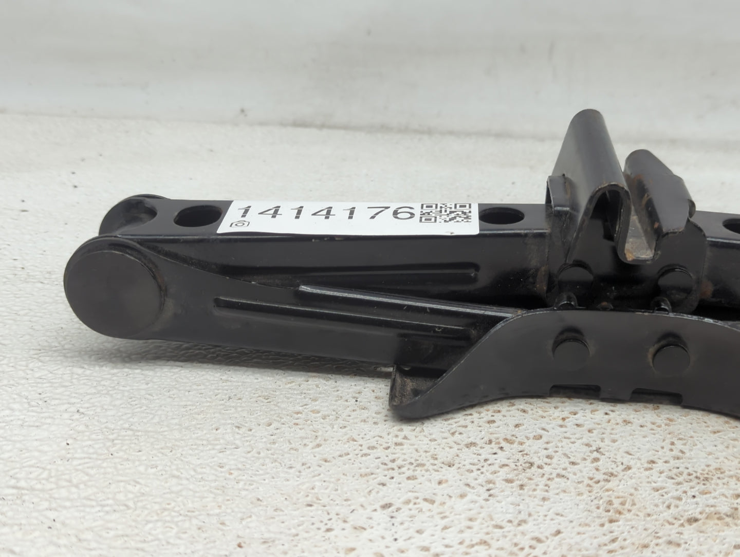 2013 Ford Focus Spare Scissor Car Jack - Oemusedautoparts1.com