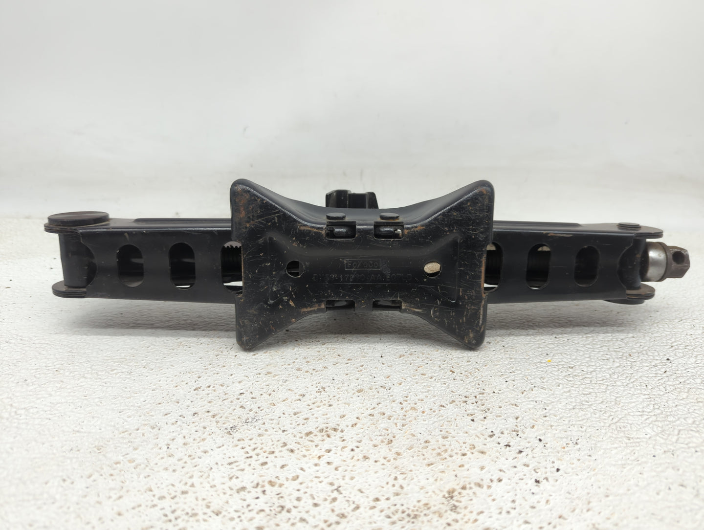 2013 Ford Focus Spare Scissor Car Jack - Oemusedautoparts1.com