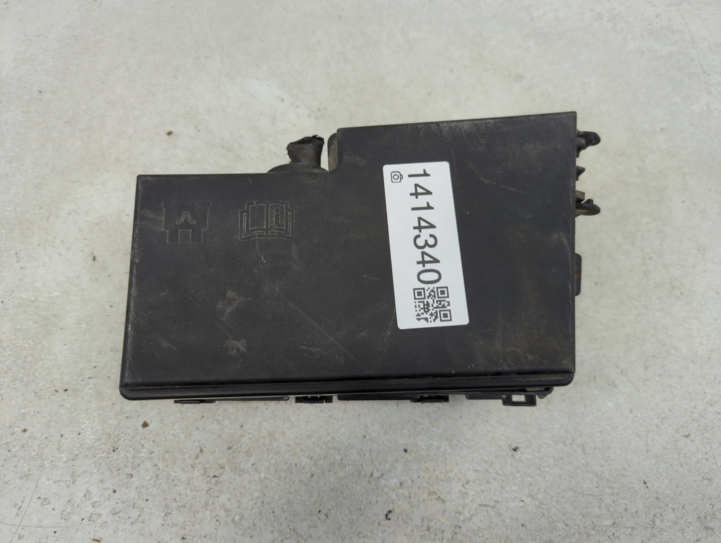 2012-2014 Ford Focus Fusebox Fuse Box Panel Relay Module P/N:AV6T-14A142-AB Fits Fits 2012 2013 2014 OEM Used Auto Parts - O