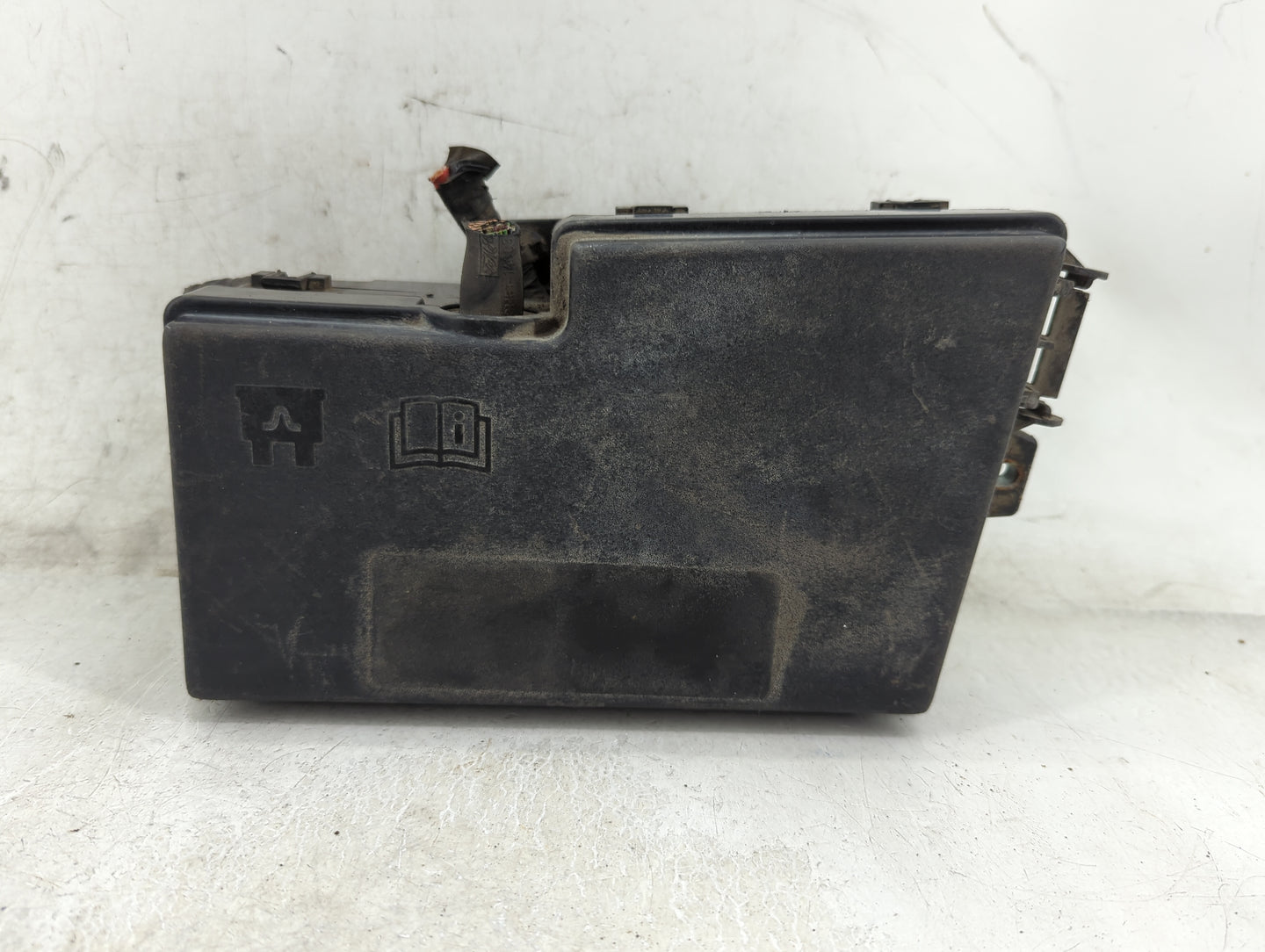 2012-2014 Ford Focus Fusebox Fuse Box Panel Relay Module P/N:AV6T-14A076-AB 19197 000 001, 21090 000 001 Fits Fits 2012 2013