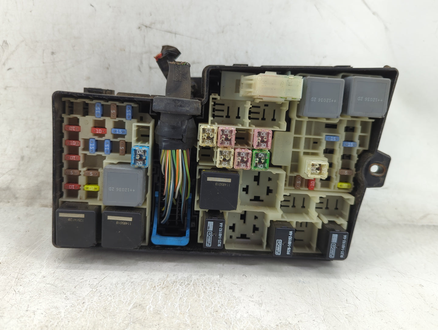 2012-2014 Ford Focus Fusebox Fuse Box Panel Relay Module P/N:AV6T-14A076-AB 19197 000 001, 21090 000 001 Fits Fits 2012 2013