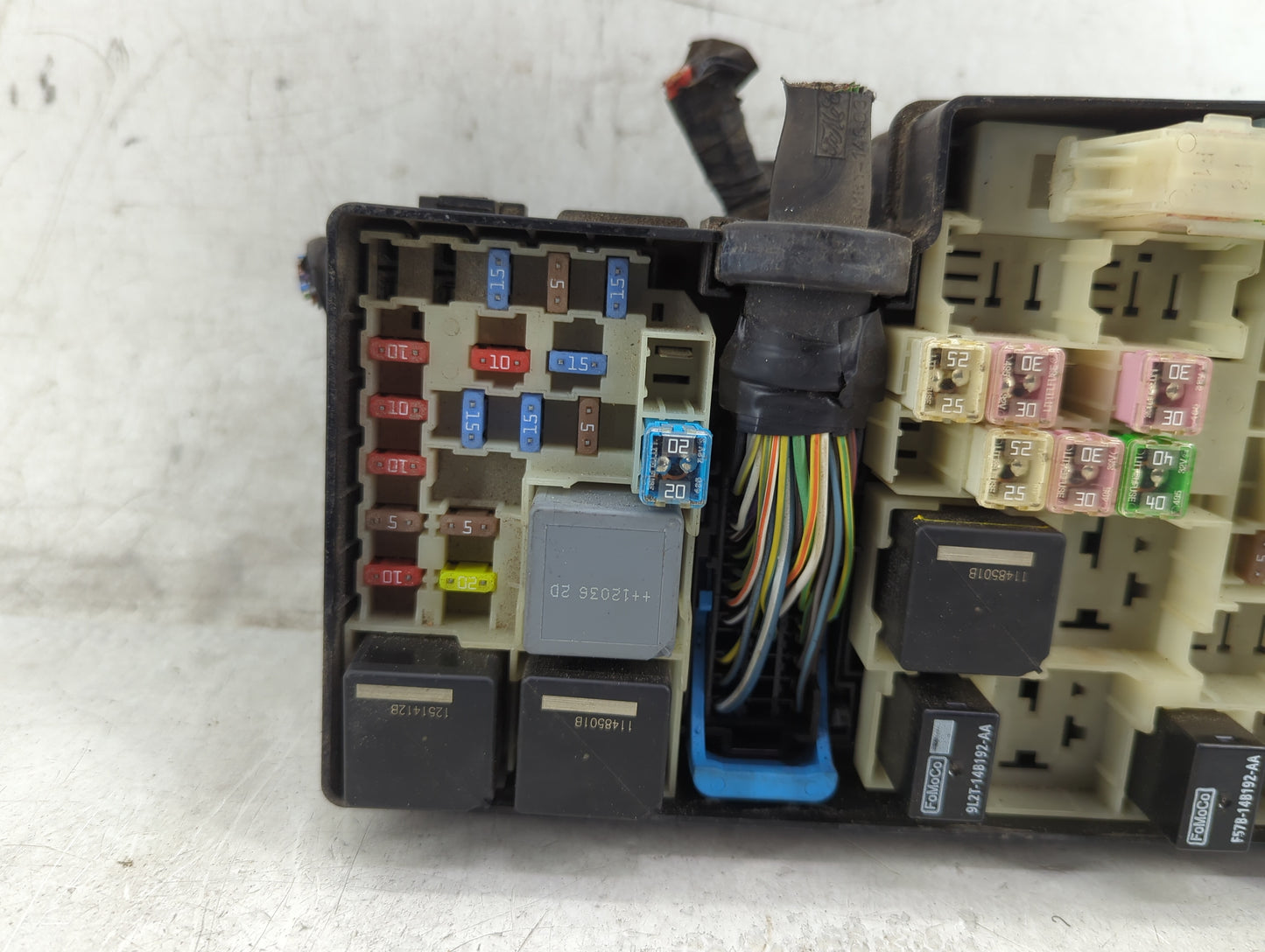 2012-2014 Ford Focus Fusebox Fuse Box Panel Relay Module P/N:AV6T-14A076-AB 19197 000 001, 21090 000 001 Fits Fits 2012 2013