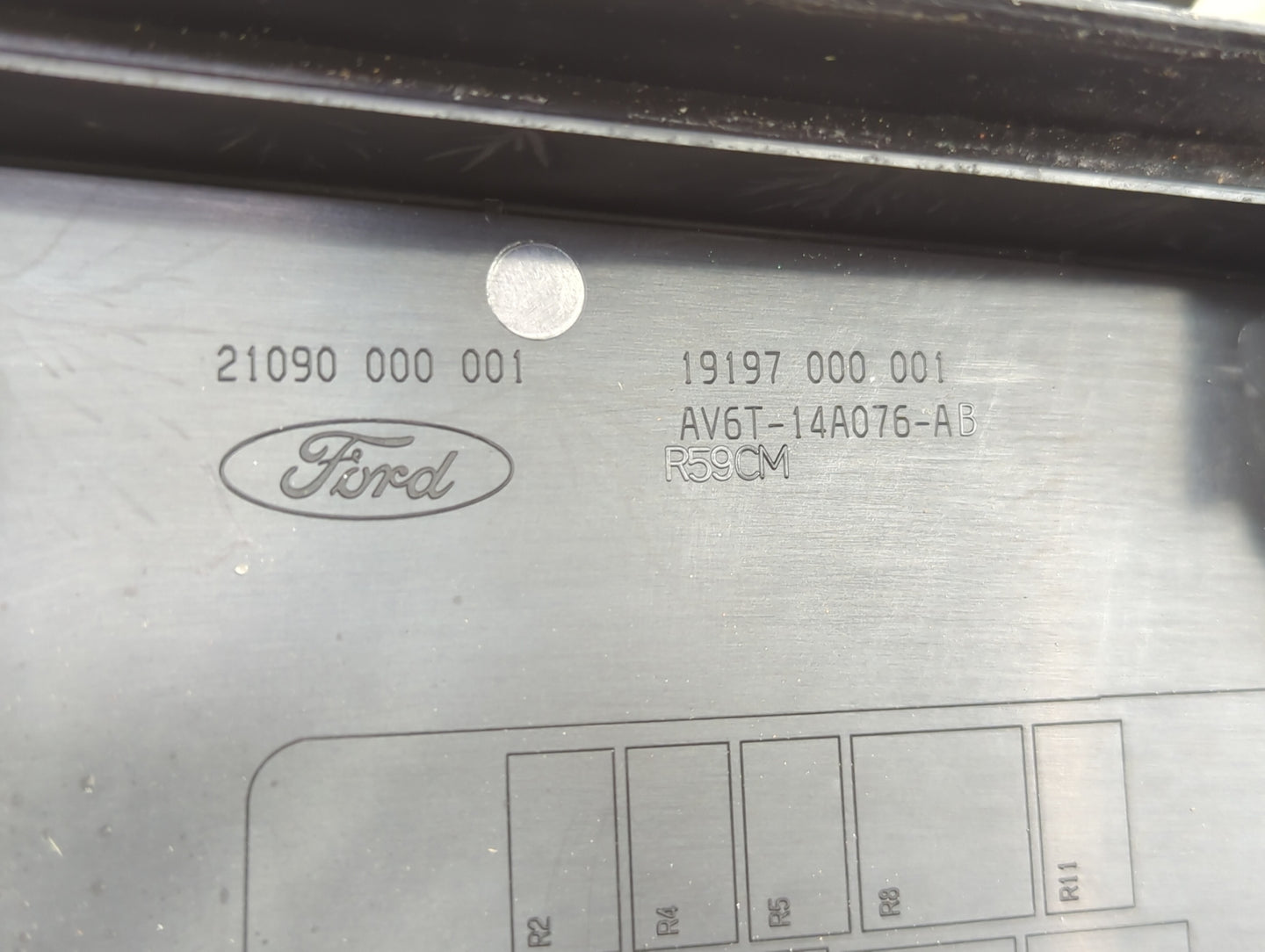 2012-2014 Ford Focus Fusebox Fuse Box Panel Relay Module P/N:AV6T-14A076-AB 19197 000 001, 21090 000 001 Fits Fits 2012 2013