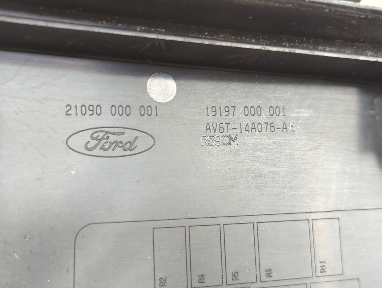 2012-2014 Ford Focus Fusebox Fuse Box Panel Relay Module P/N:AV6T-14A076-AB 19197 000 001, 21090 000 001 Fits Fits 2012 2013