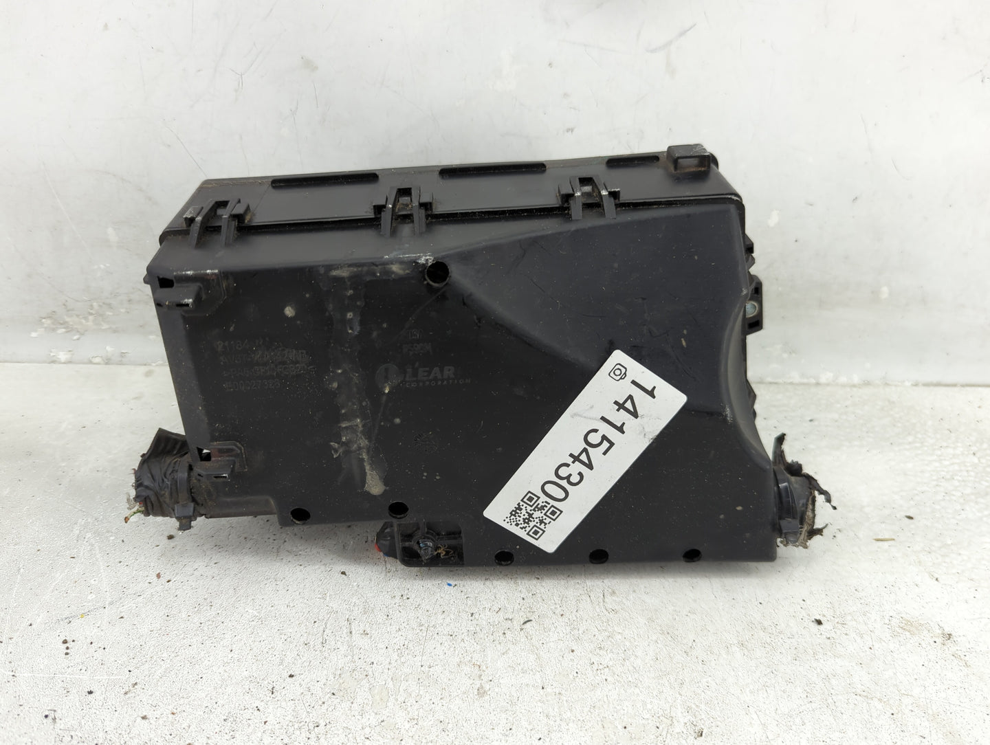 2012-2014 Ford Focus Fusebox Fuse Box Panel Relay Module P/N:AV6T-14A076-AB 19197 000 001, 21090 000 001 Fits Fits 2012 2013