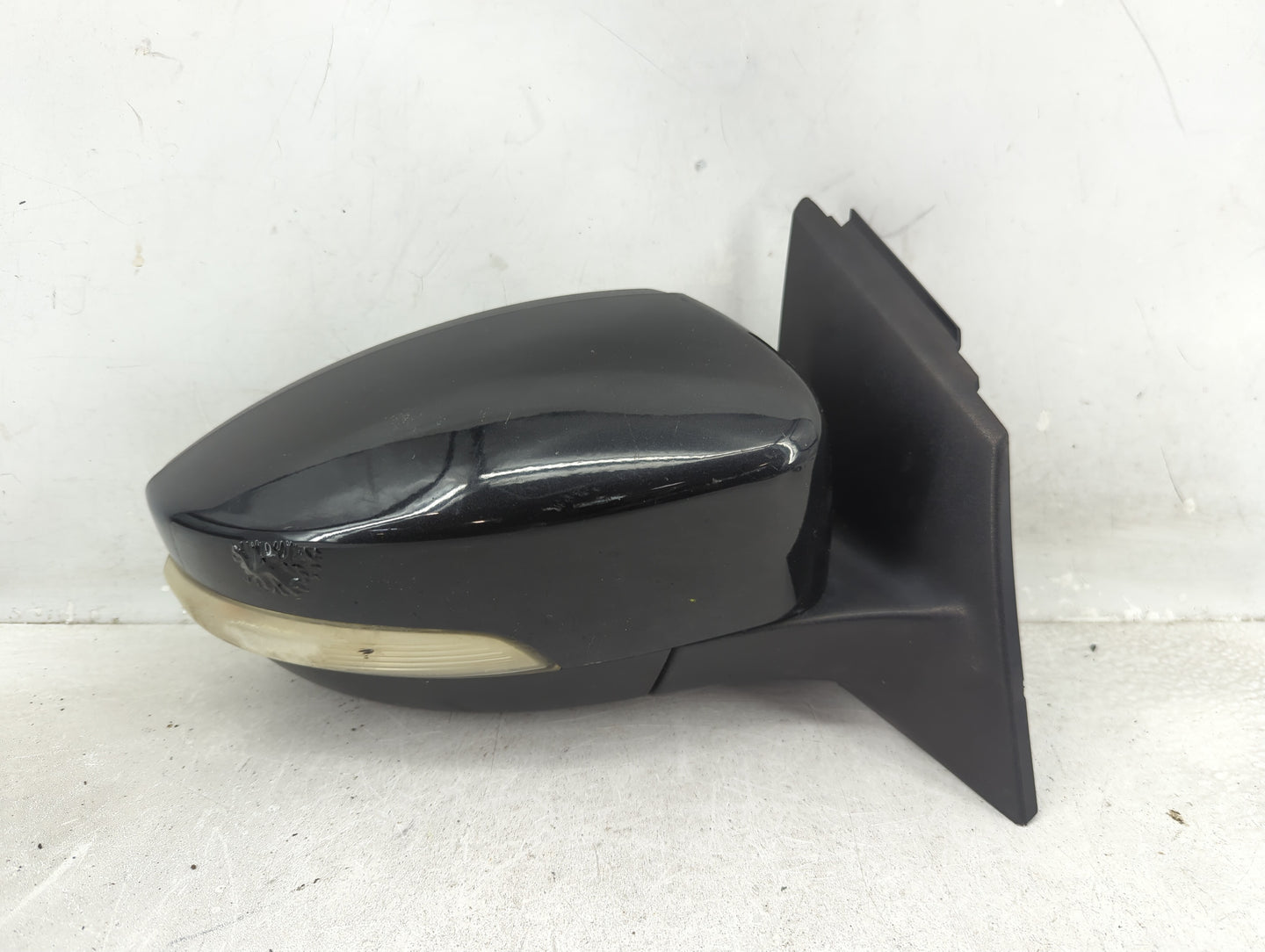 2012-2014 Ford Focus Passenger Side View Mirror - Right Door Mirror OEM Used - Oemusedautoparts1.com