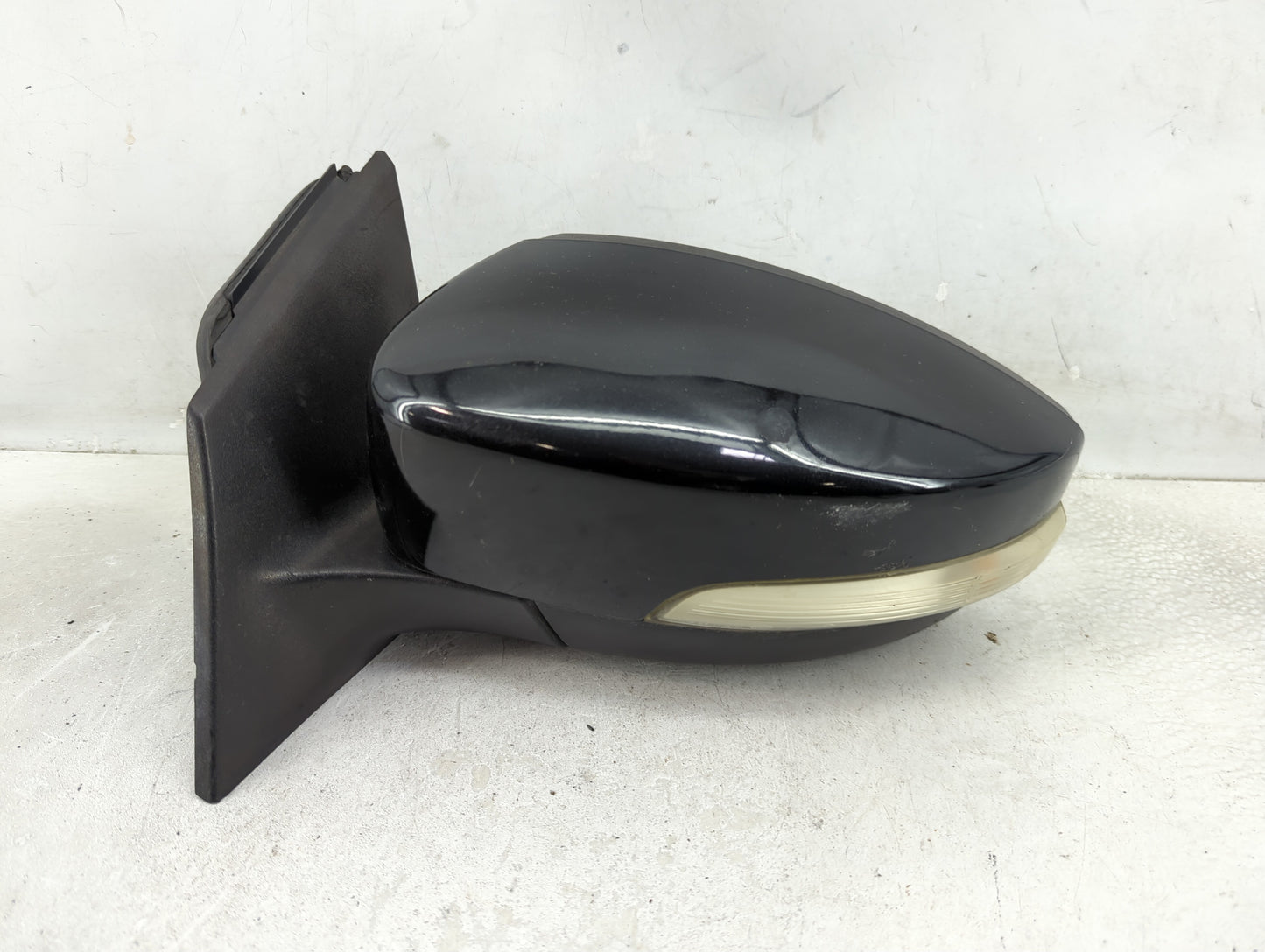 2012-2014 Ford Focus Driver Side View Mirror - Left Door Mirror OEM Used - Oemusedautoparts1.com