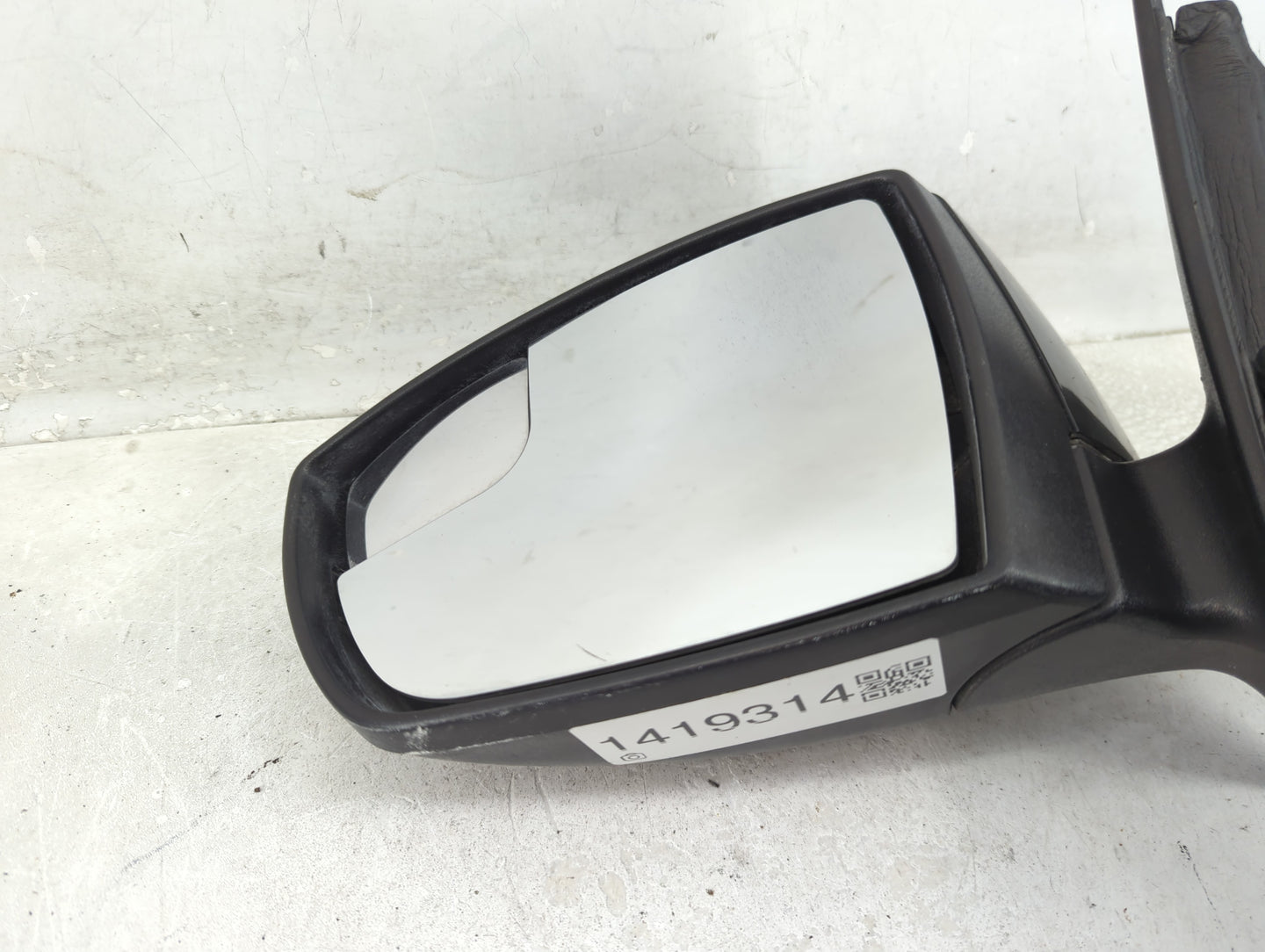 2012-2014 Ford Focus Driver Side View Mirror - Left Door Mirror OEM Used - Oemusedautoparts1.com
