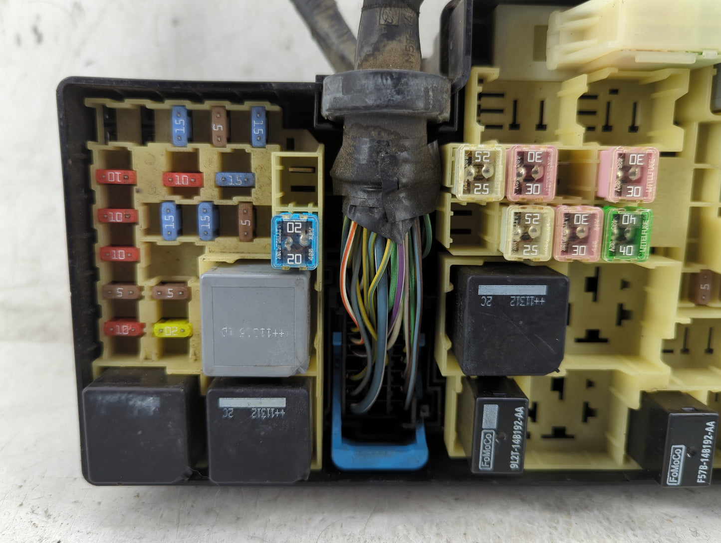 2012-2014 Ford Focus Fusebox Fuse Box Panel Relay Module P/N:AV6T-14A076-AB 19197 000 001, 21090 000 001 Fits Fits 2012 2013