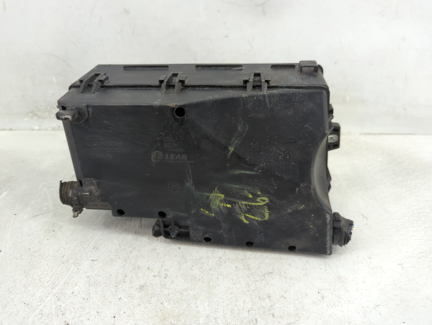2012-2014 Ford Focus Fusebox Fuse Box Panel Relay Module P/N:AV6T-14A076-AB 19197 000 001, 21090 000 001 Fits Fits 2012 2013