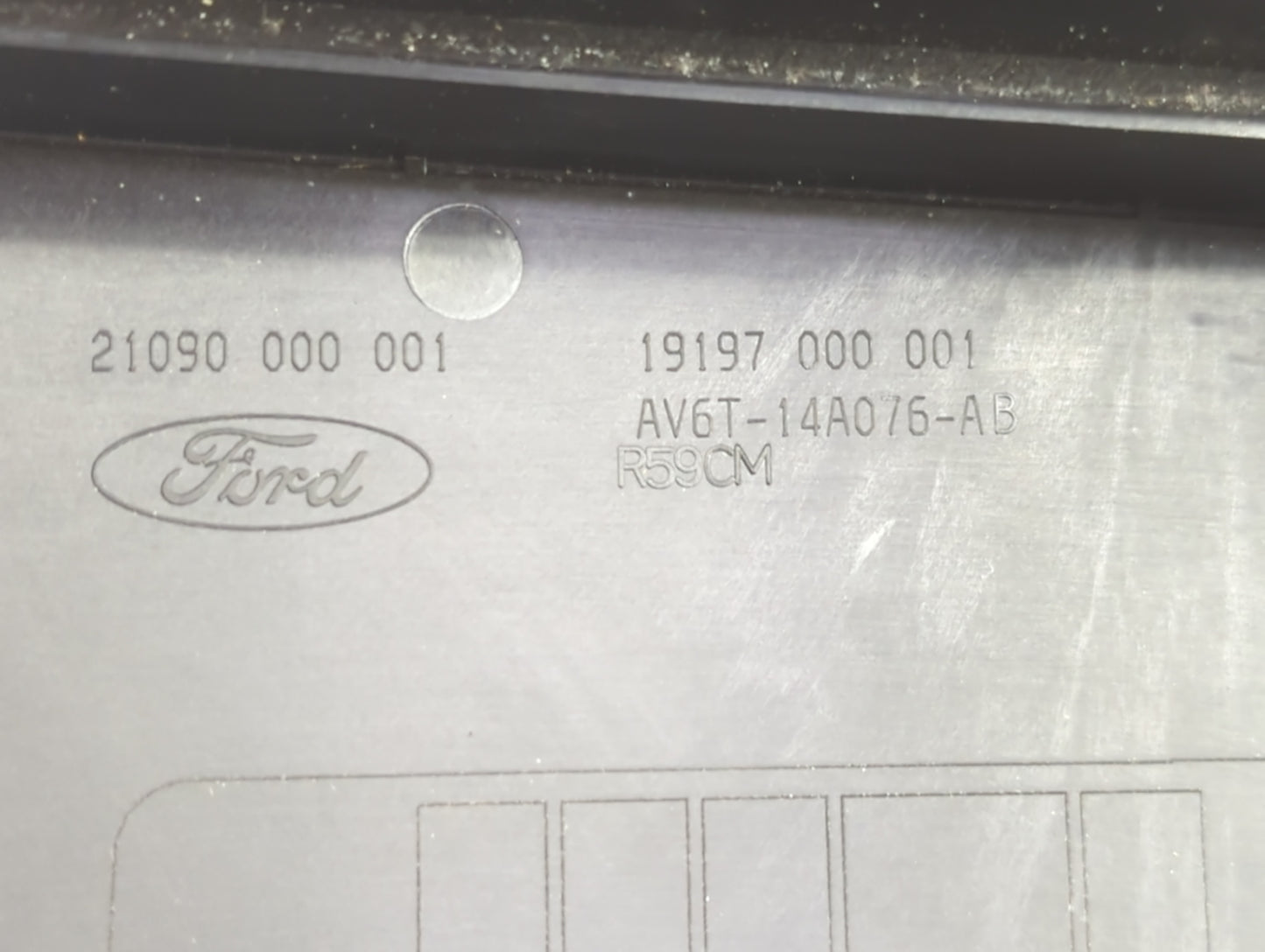2012-2014 Ford Focus Fusebox Fuse Box Panel Relay Module P/N:AV6T-14A076-AB 19197 000 001, 21090 000 001 Fits Fits 2012 2013