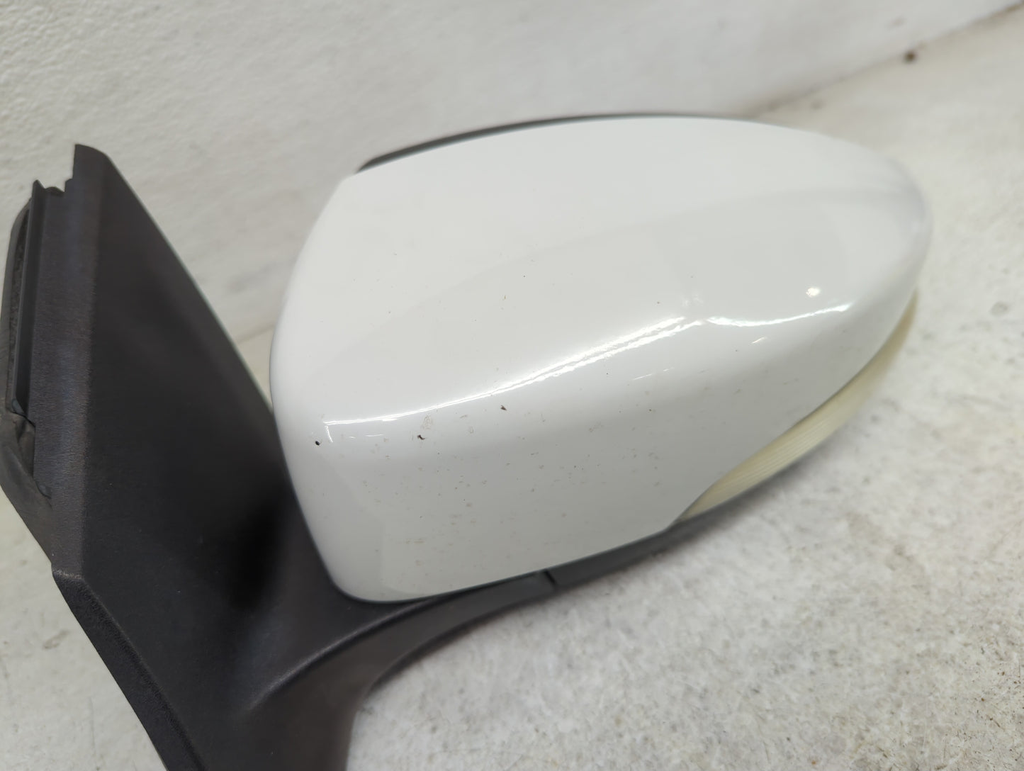 2012-2014 Ford Focus Driver Side View Mirror - Left Door Mirror OEM Used - Oemusedautoparts1.com