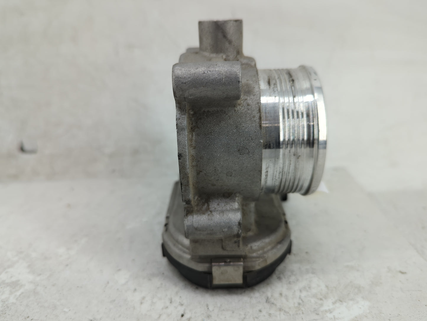2012-2013 Ford Focus Throttle Body P/N:CM5E 9F991 AD 0 280 750 585 Fits Fits 2012 2013 2014 2015 2016 2017 OEM Used Auto Par