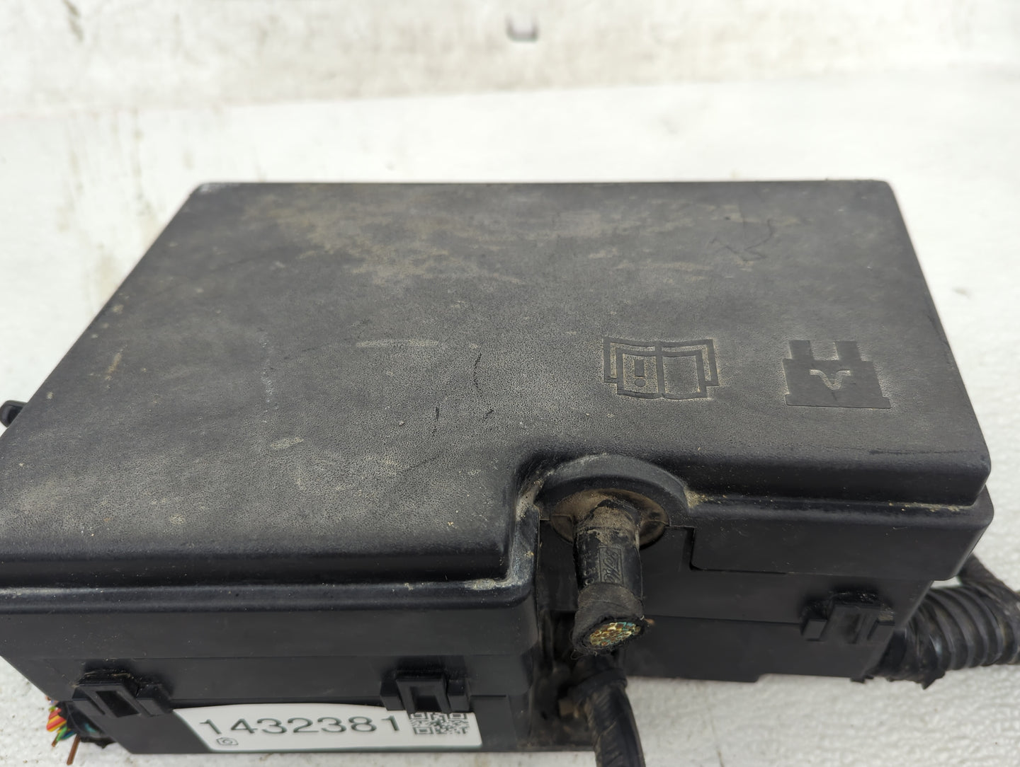 2012-2014 Ford Focus Fusebox Fuse Box Panel Relay Module P/N:AV6T-14A142-AB 9L2T-14B192-AA Fits Fits 2012 2013 2014 OEM Used