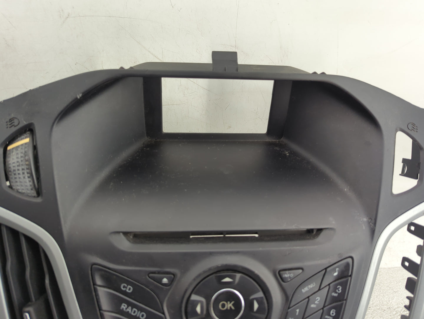 2012-2013 Ford Focus Radio Control Panel Black - Oemusedautoparts1.com