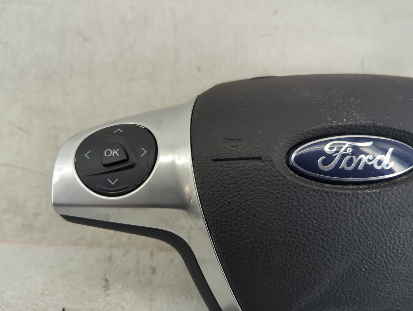 2012-2018 Ford Focus Air Bag Driver Left Steering Wheel Mounted P/N:DM51A042B85CB3ZHE D15E282A3B020 Fits OEM Used Auto Parts