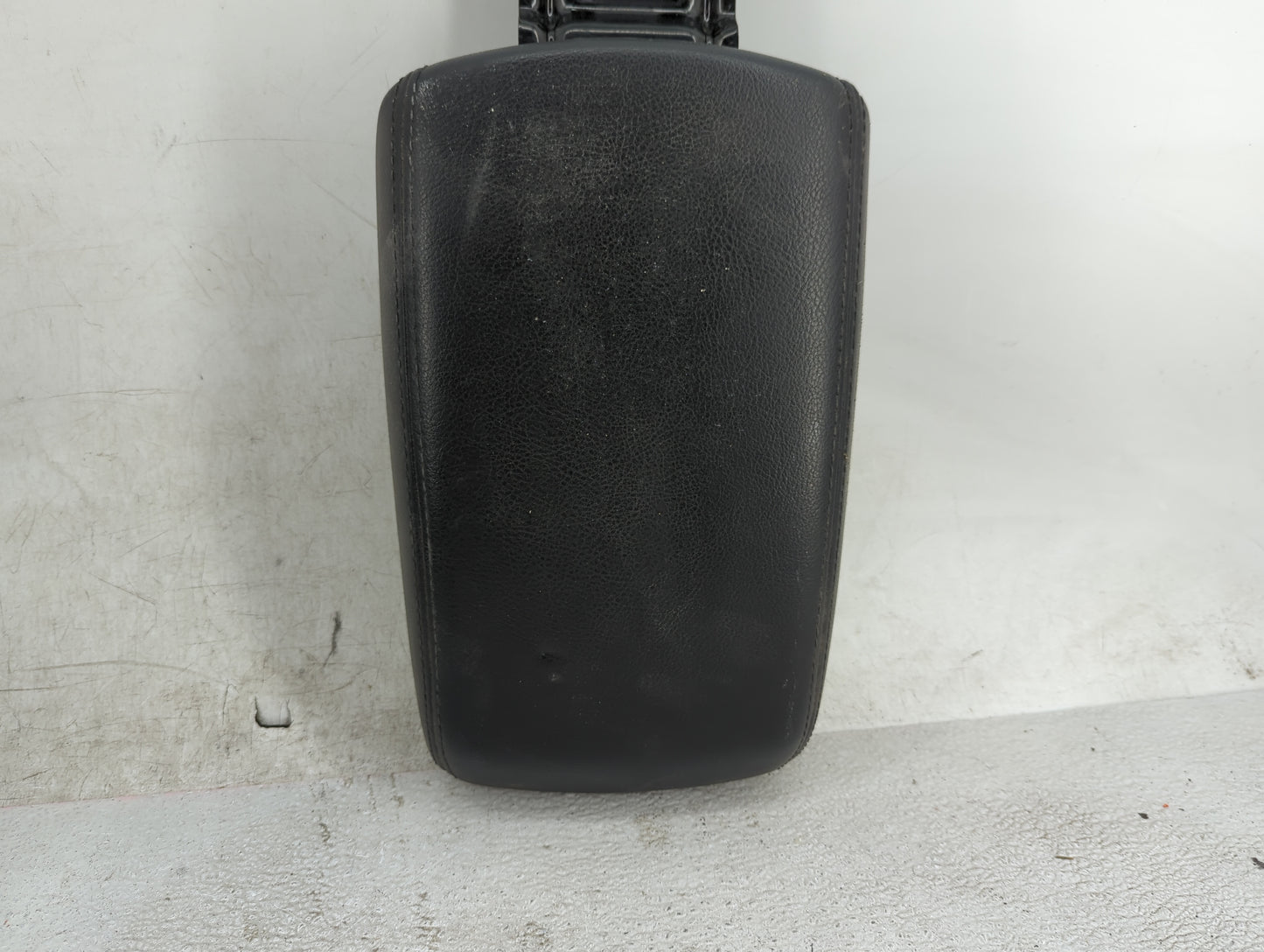 2013 Ford Focus Center Console Armrest Cover Lid Fits OEM Used Auto Parts - Oemusedautoparts1.com