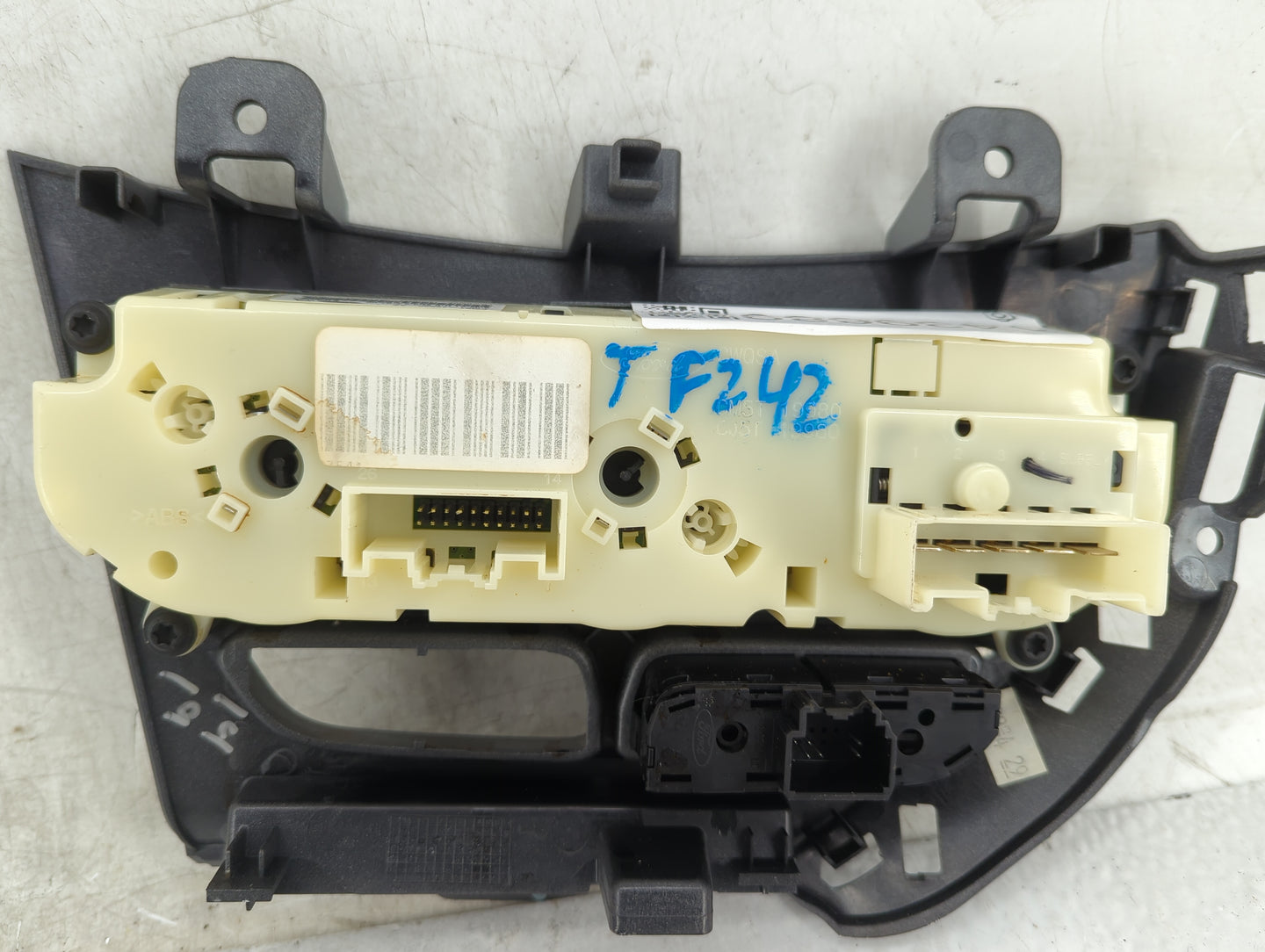2013-2014 Ford Focus Climate Control Module Temperature AC/Heater Replacement P/N:CM5T-19980-AE Fits Fits 2013 2014 OEM Used