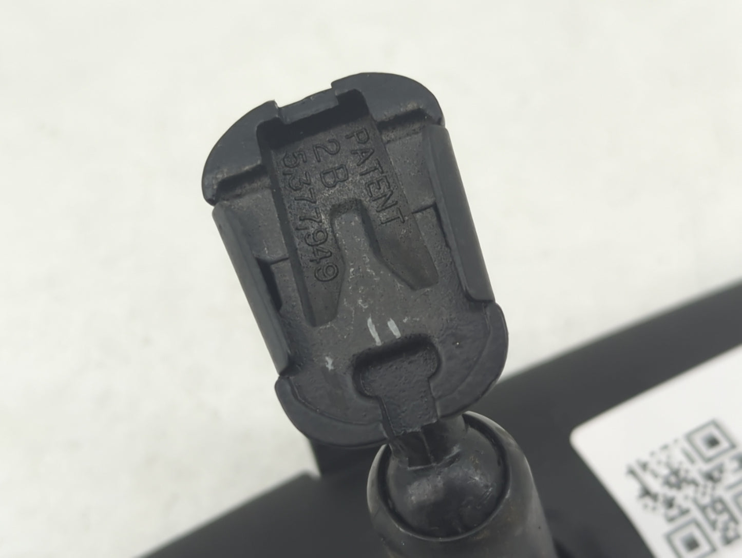 2010-2018 Ford Focus Interior Rear View Mirror Replacement OEM P/N:E8011681 8011681 Fits OEM Used Auto Parts - Oemusedautopa