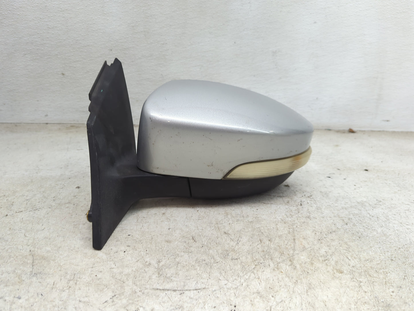 2012-2014 Ford Focus Driver Side View Mirror - Left Door Mirror OEM Used - Oemusedautoparts1.com