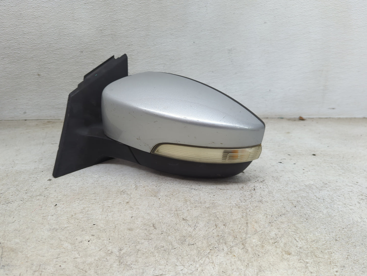 2012-2014 Ford Focus Driver Side View Mirror - Left Door Mirror OEM Used - Oemusedautoparts1.com