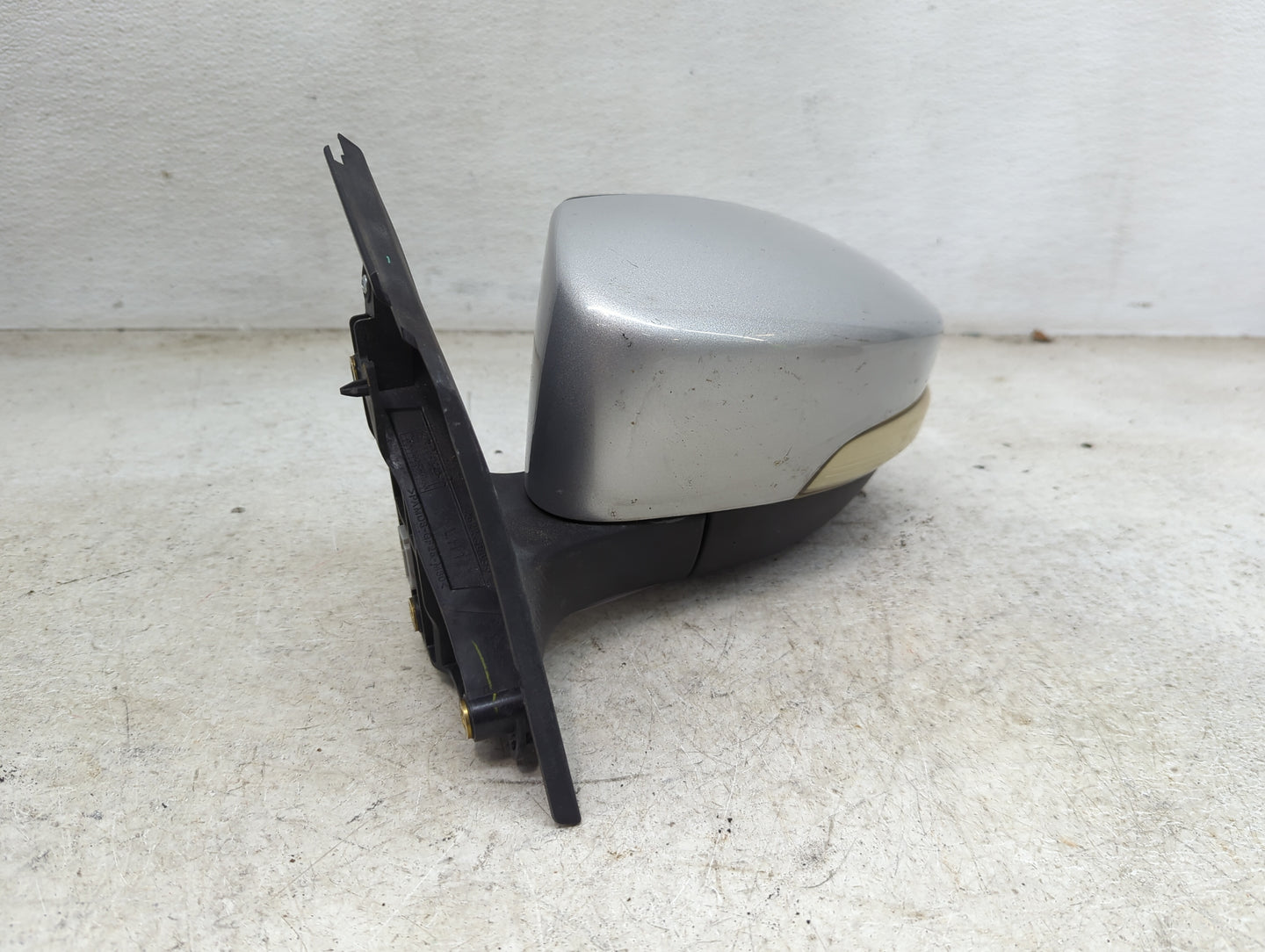 2012-2014 Ford Focus Driver Side View Mirror - Left Door Mirror OEM Used - Oemusedautoparts1.com
