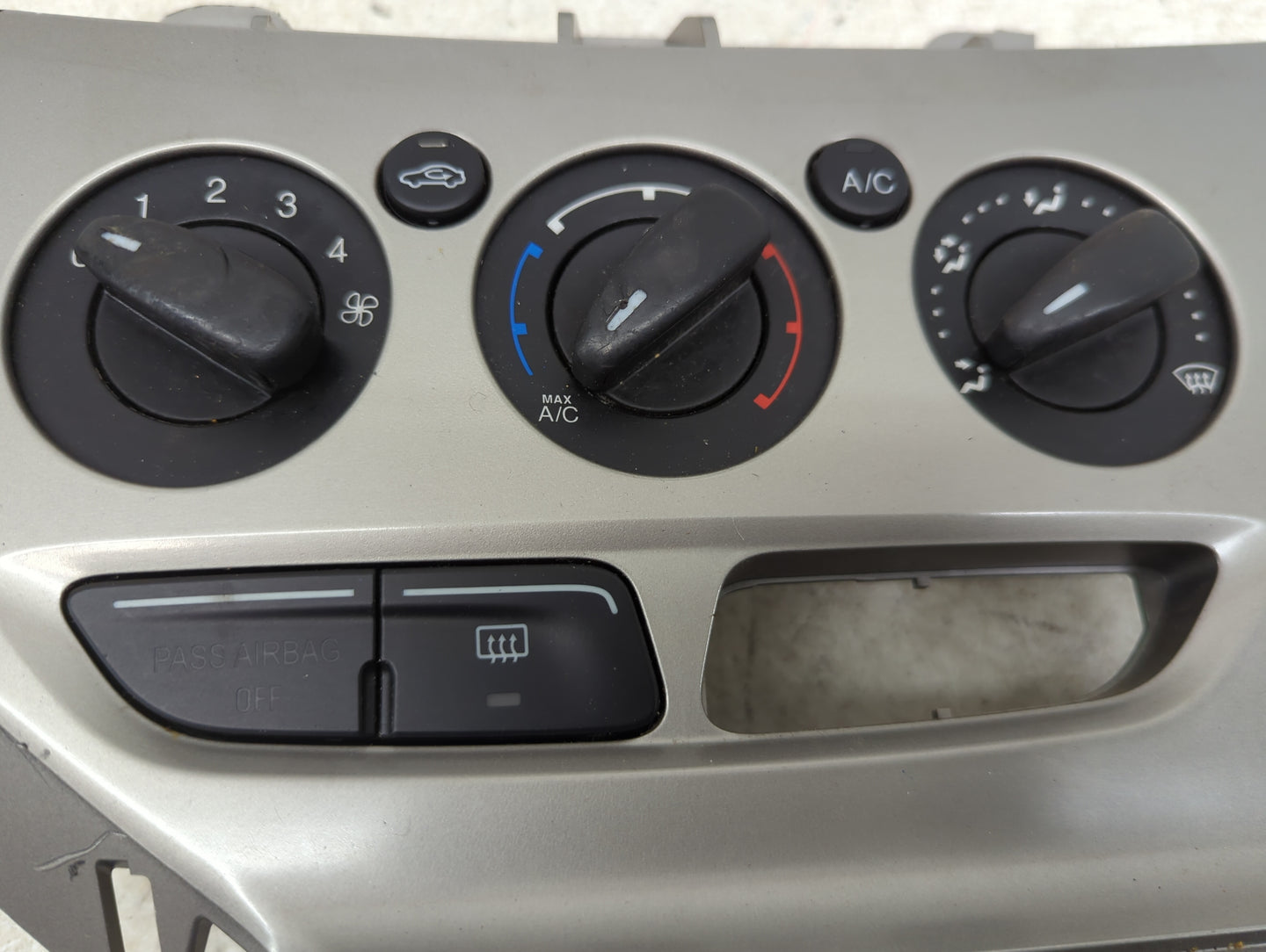2013-2014 Ford Focus Climate Control Module Temperature AC/Heater Replacement Fits Fits 2013 2014 OEM Used Auto Parts - Oemu