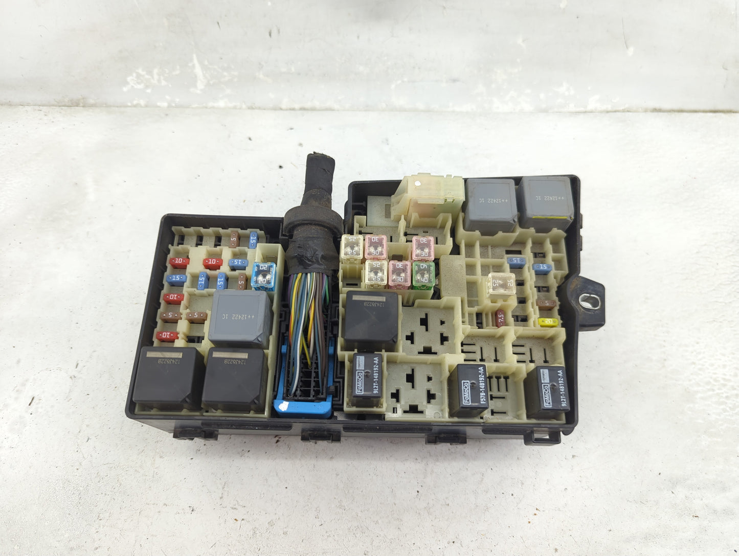 2012-2014 Ford Focus Fusebox Fuse Box Panel Relay Module P/N:AV6T-14A067-AC 9L2T-14B192-AA Fits Fits 2012 2013 2014 OEM Used