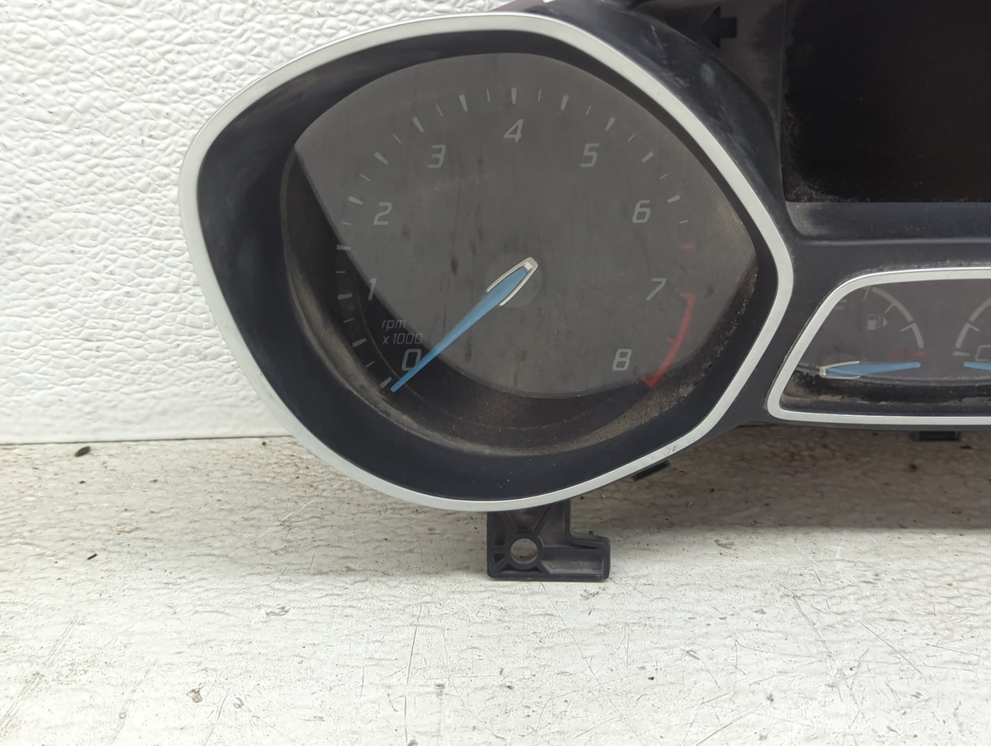 2013-2014 Ford Focus Instrument Cluster Speedometer Gauges P/N:CM5T-10849-CTB Miles: Fits Fits 2013 2014 OEM Used Auto Parts