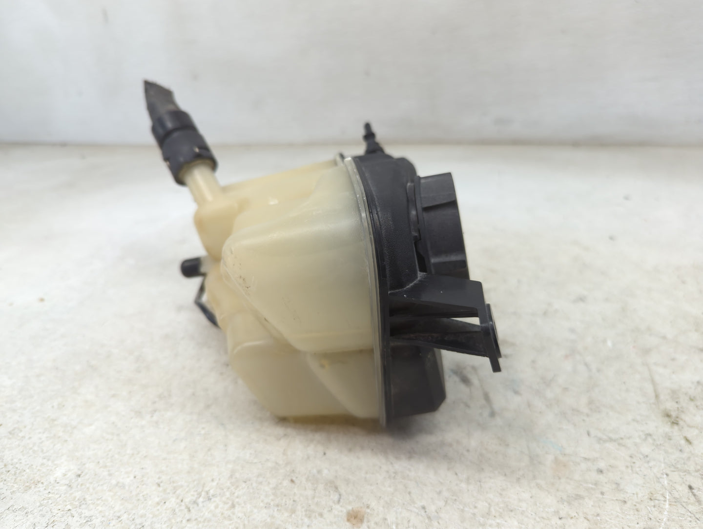2012-2018 Ford Focus Radiator Coolant Overflow Expansion Tank Bottle 1465827 - Oemusedautoparts1.com