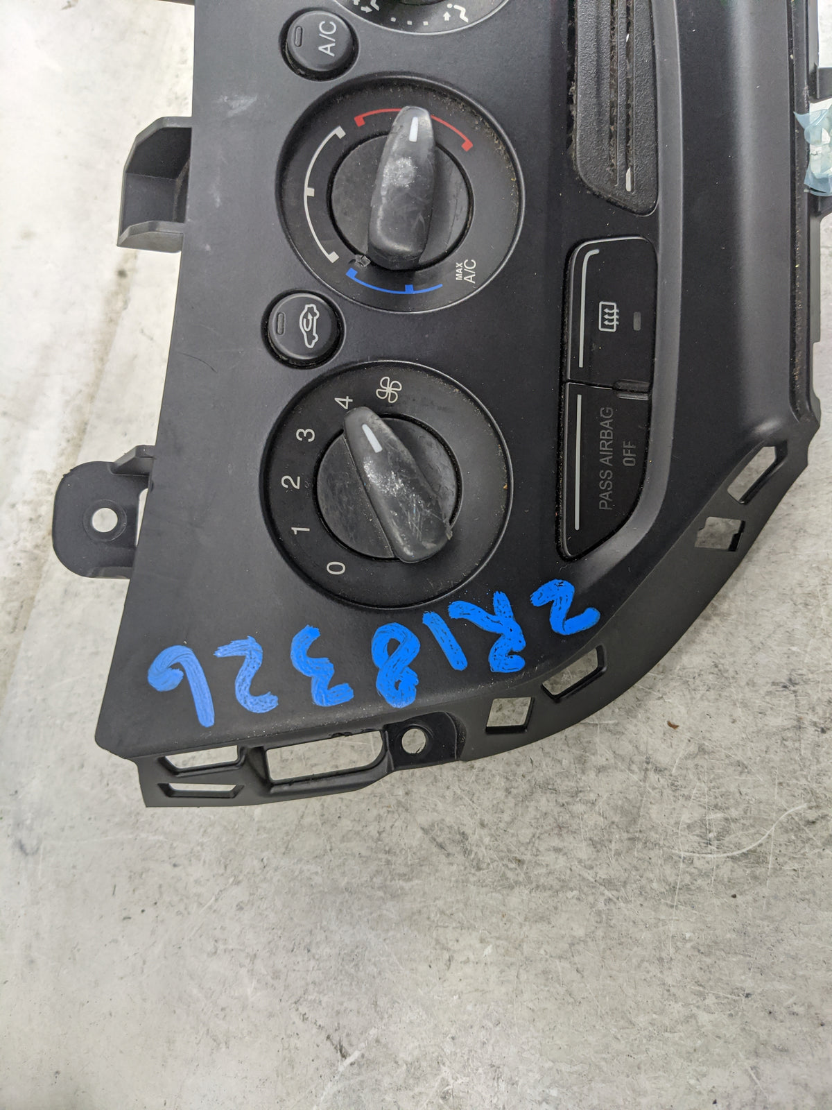 2013-2014 Ford Focus Climate Control Module Temperature AC/Heater Replacement P/N:CM5T-19980-AE CM5T-13021421-0336 Fits OEM 