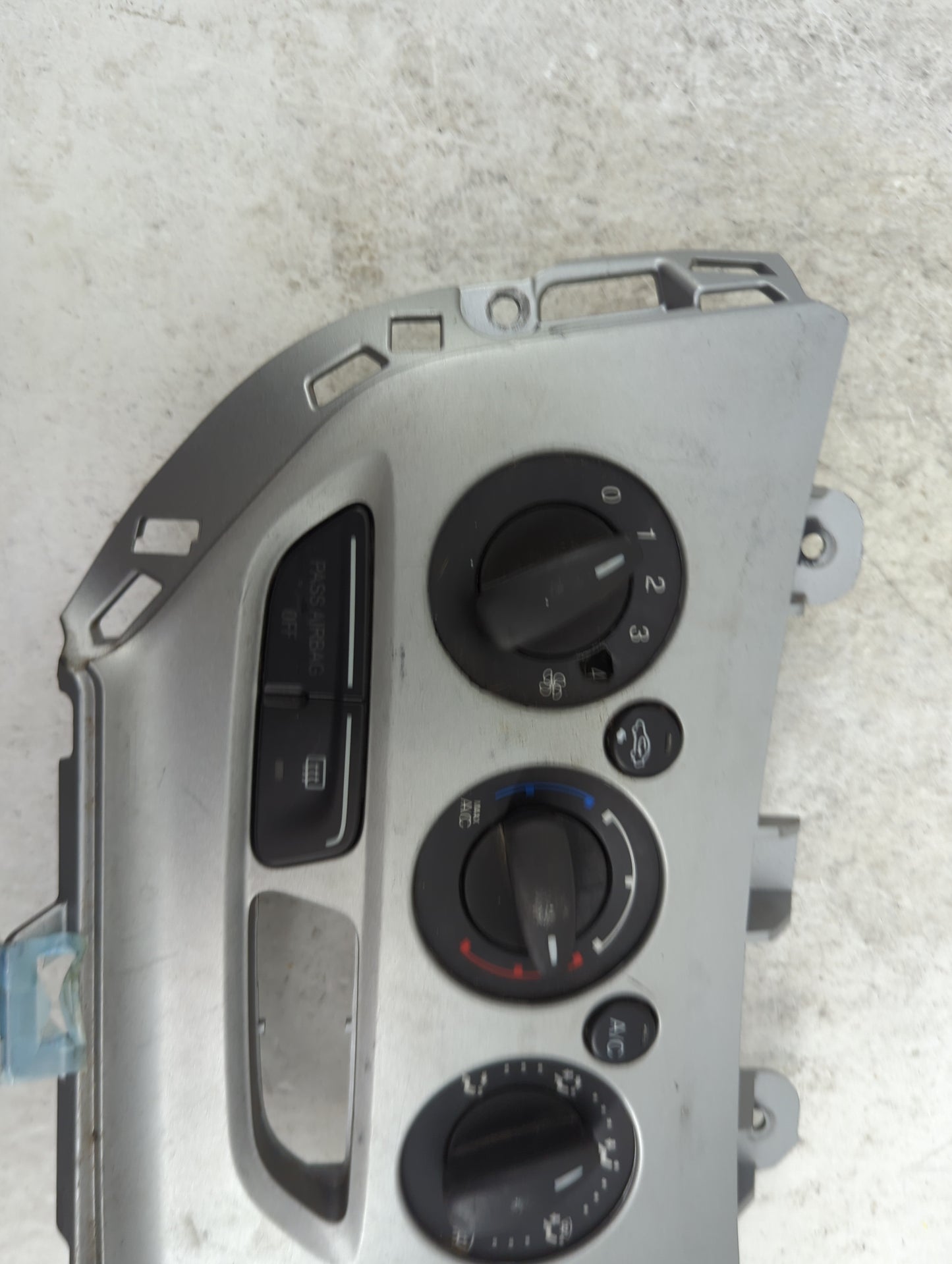 2013-2014 Ford Focus Climate Control Module Temperature AC/Heater Replacement Fits Fits 2013 2014 OEM Used Auto Parts - Oemu