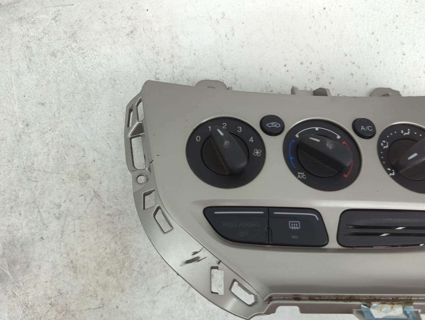 2013-2014 Ford Focus Climate Control Module Temperature AC/Heater Replacement P/N:FD-CM5T-13042421-0317 E1062773 Fits OEM Us