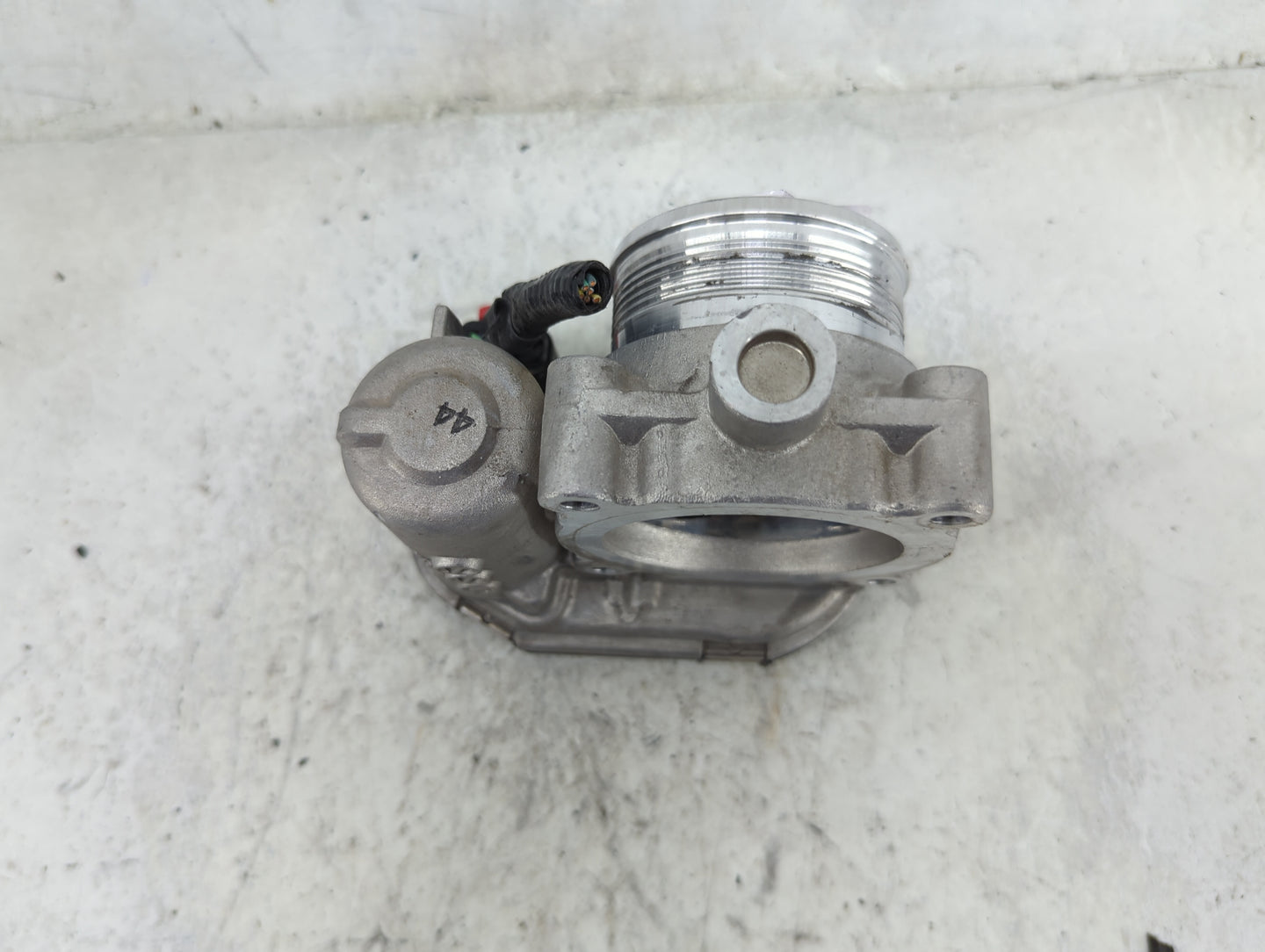 2012-2013 Ford Focus Throttle Body P/N:0280750550 CM5E-9F991-AD Fits Fits 2012 2013 2014 2015 2016 2017 OEM Used Auto Parts 
