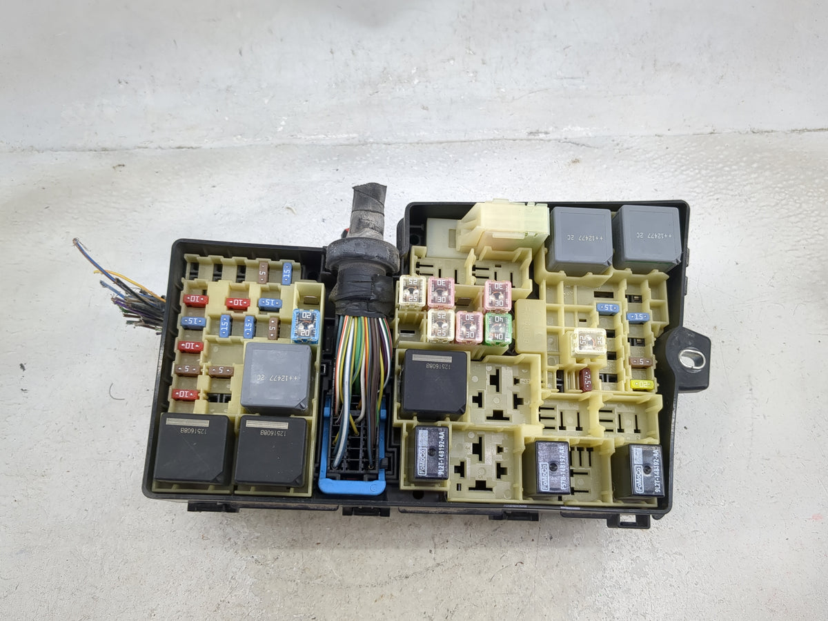2012-2014 Ford Focus Fusebox Fuse Box Panel Relay Module P/N:AV6T-14A142-AB Fits Fits 2012 2013 2014 OEM Used Auto Parts - O