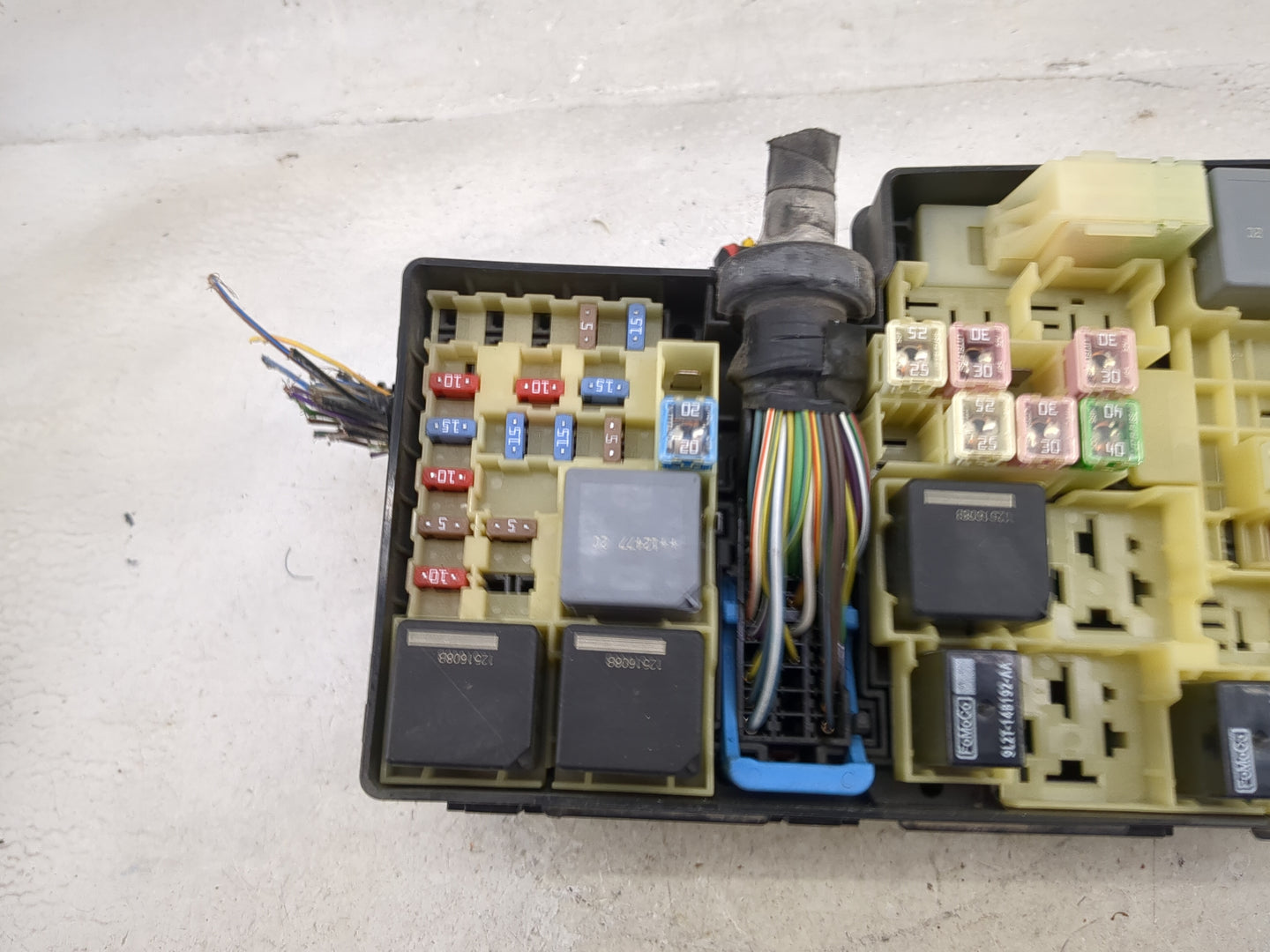 2012-2014 Ford Focus Fusebox Fuse Box Panel Relay Module P/N:AV6T-14A142-AB Fits Fits 2012 2013 2014 OEM Used Auto Parts - O