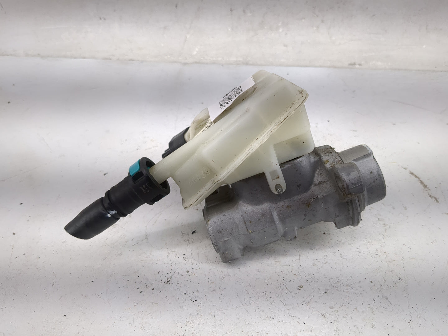 2012-2018 Ford Focus Brake Master Cylinder 1497044 - Oemusedautoparts1.com