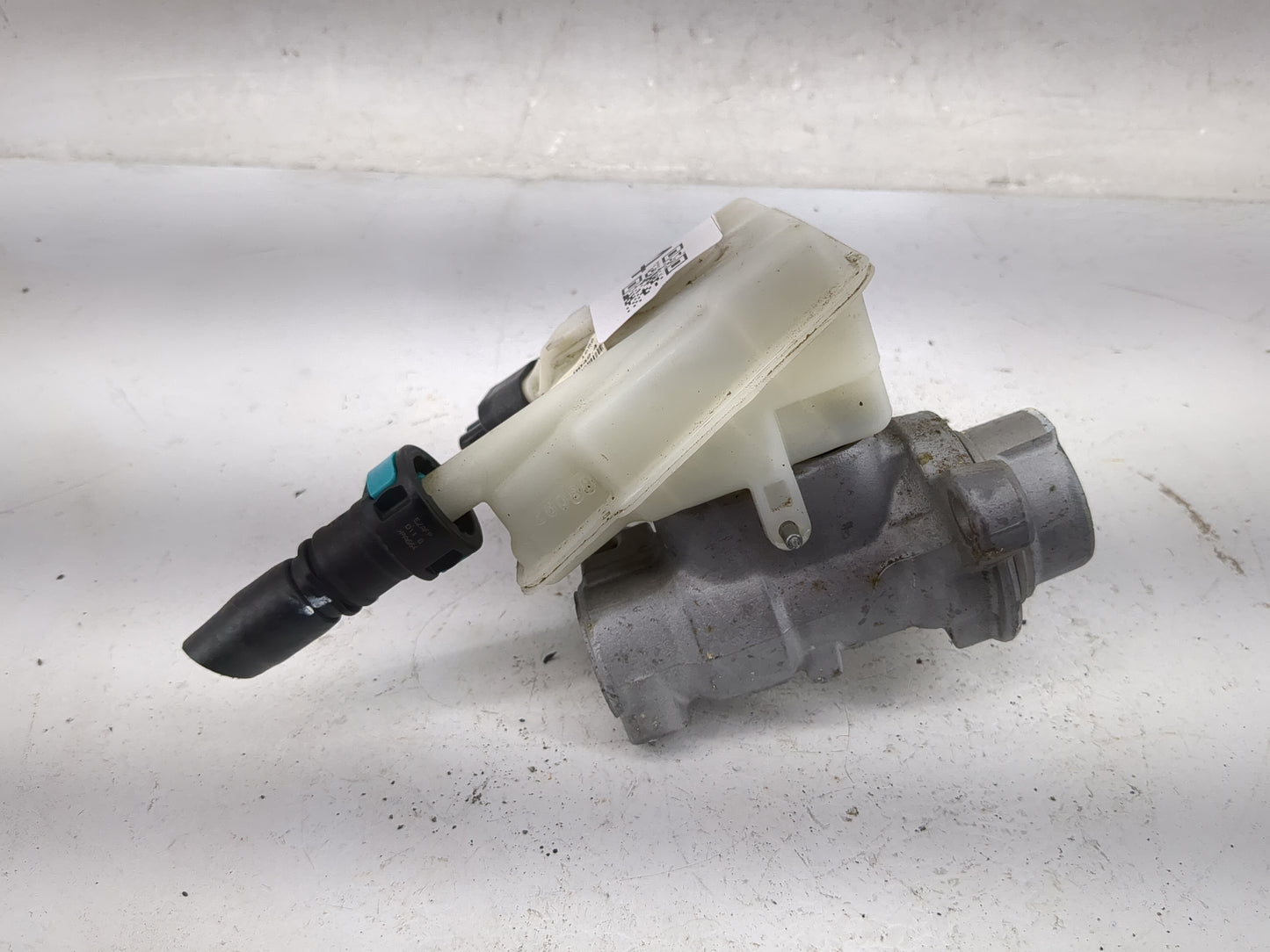 2012-2018 Ford Focus Brake Master Cylinder 1497044 - Oemusedautoparts1.com