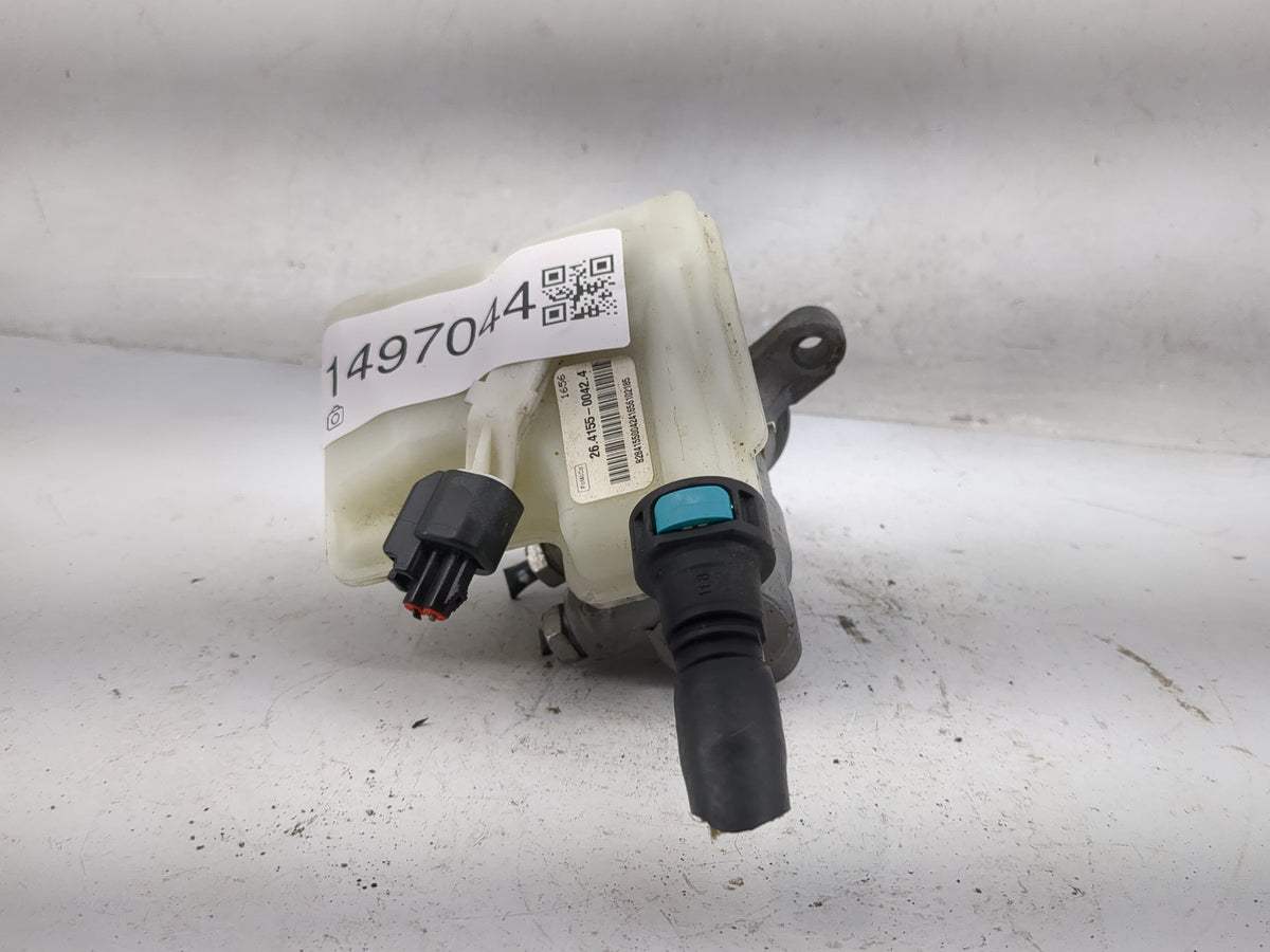 2012-2018 Ford Focus Brake Master Cylinder 1497044 - Oemusedautoparts1.com