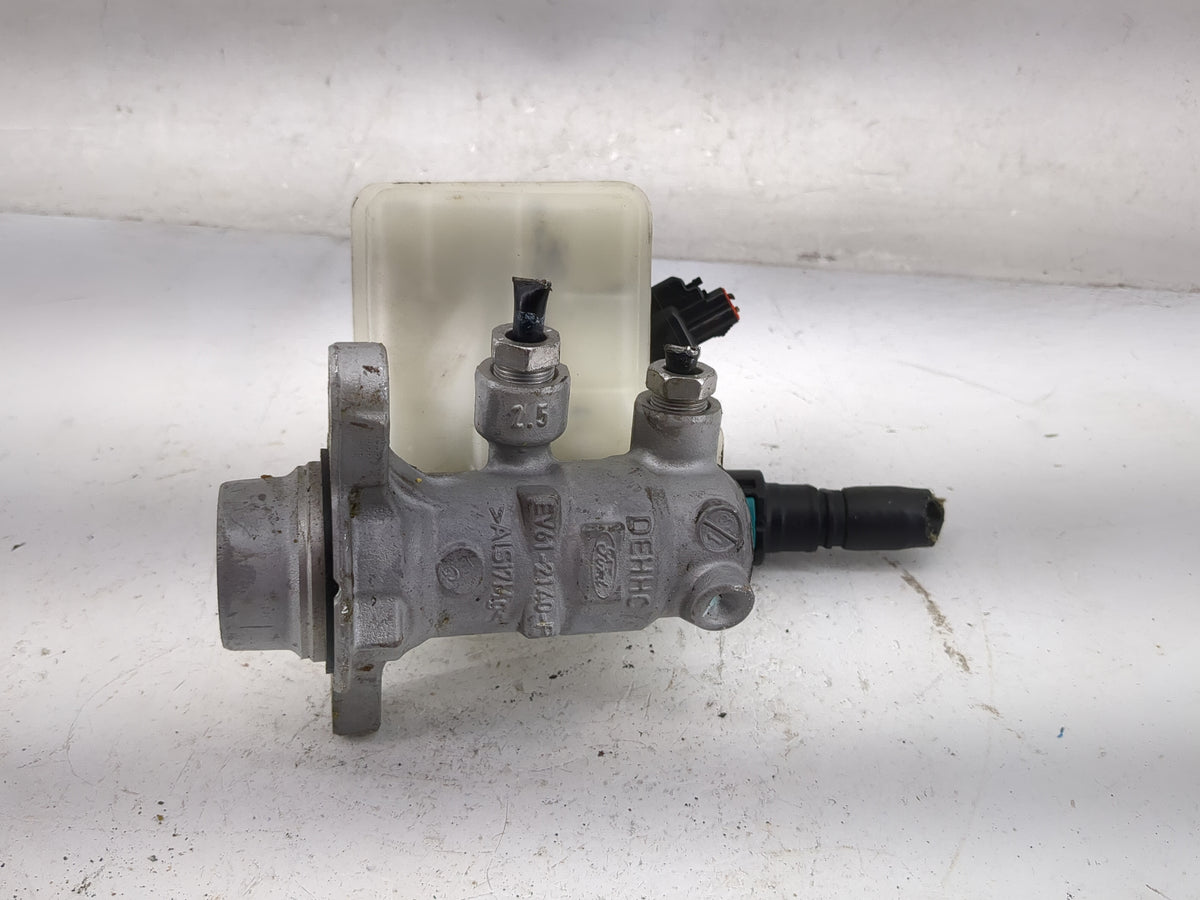 2012-2018 Ford Focus Brake Master Cylinder 1497044 - Oemusedautoparts1.com