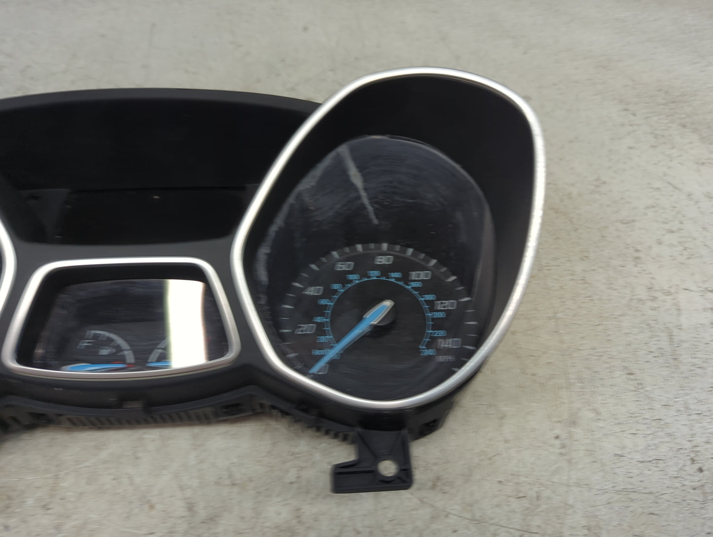 2013-2014 Ford Focus Instrument Cluster Speedometer Gauges P/N:CM5T-10849-CTC 2534210 Miles: Fits Fits 2013 2014 OEM Used Au