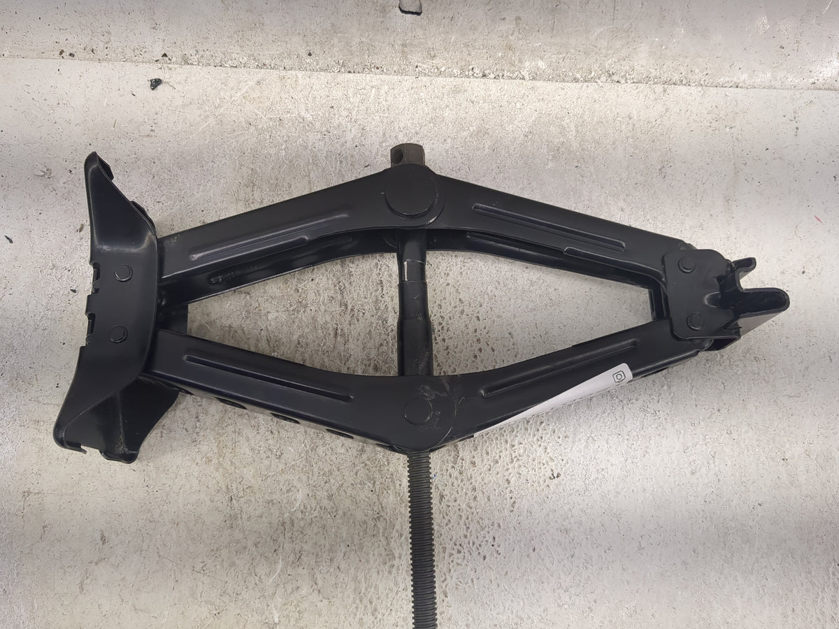 2013 Ford Focus Spare Scissor Car Jack Black - Oemusedautoparts1.com