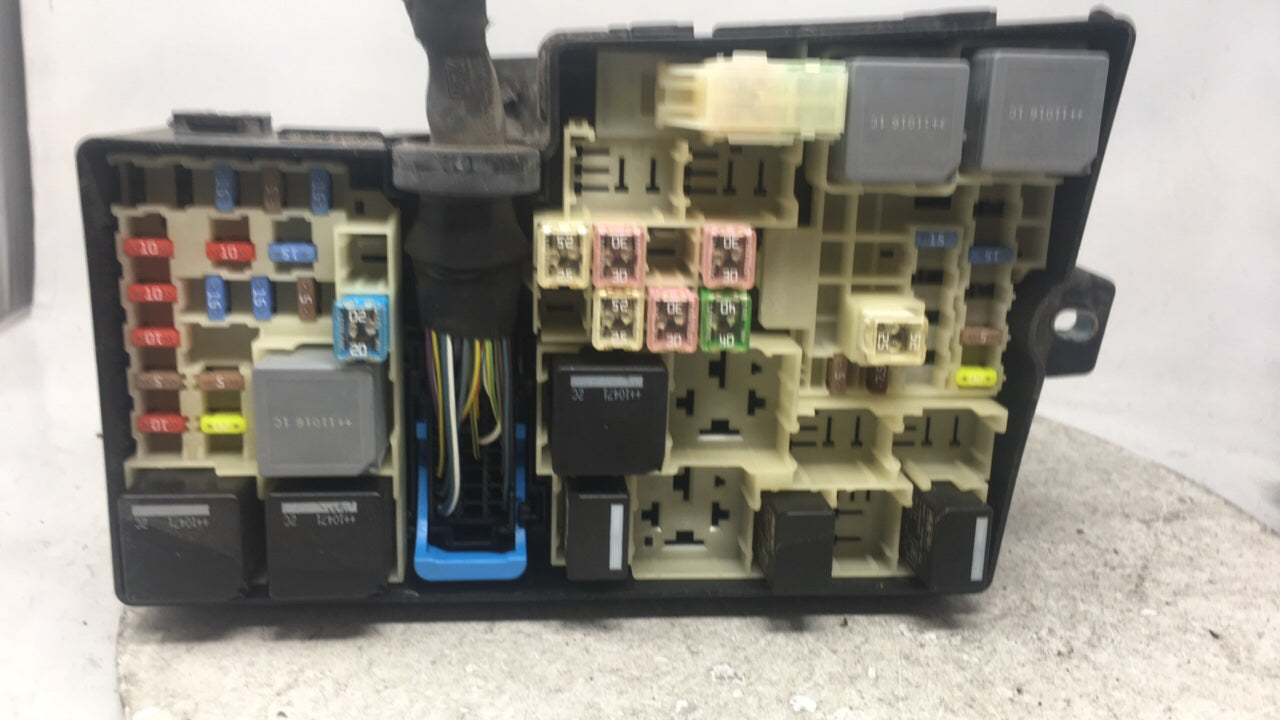2013 Ford Focus Fusebox Fuse Box Panel Relay Module P/N:AV6T-14A142-AA Fits OEM Used Auto Parts - Oemusedautoparts1.com