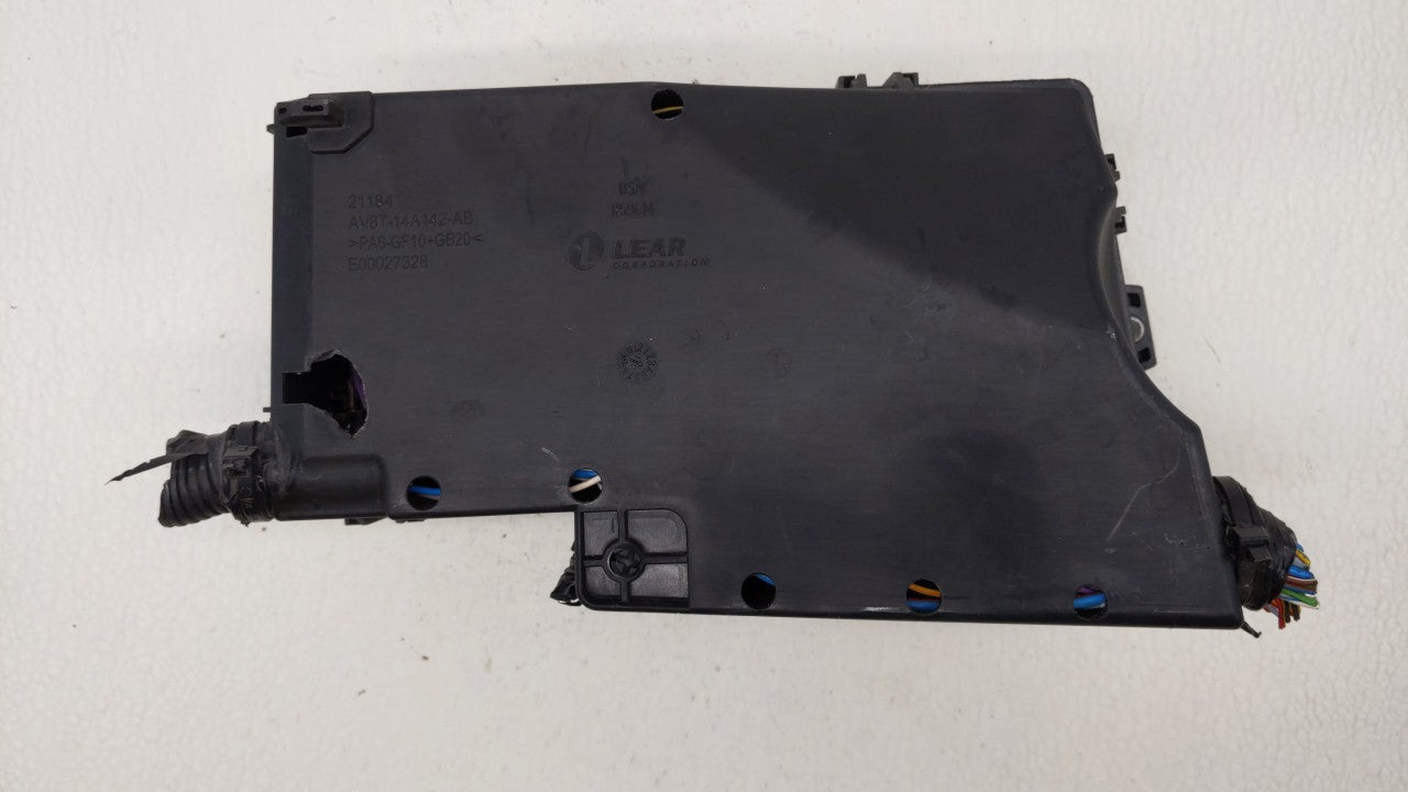 2012-2014 Ford Focus Fusebox Fuse Box Panel Relay Module P/N:AV6T-14A142-AB AV6T-14A142-AA, FU4T-14K733 Fits Fits 2012 2013 