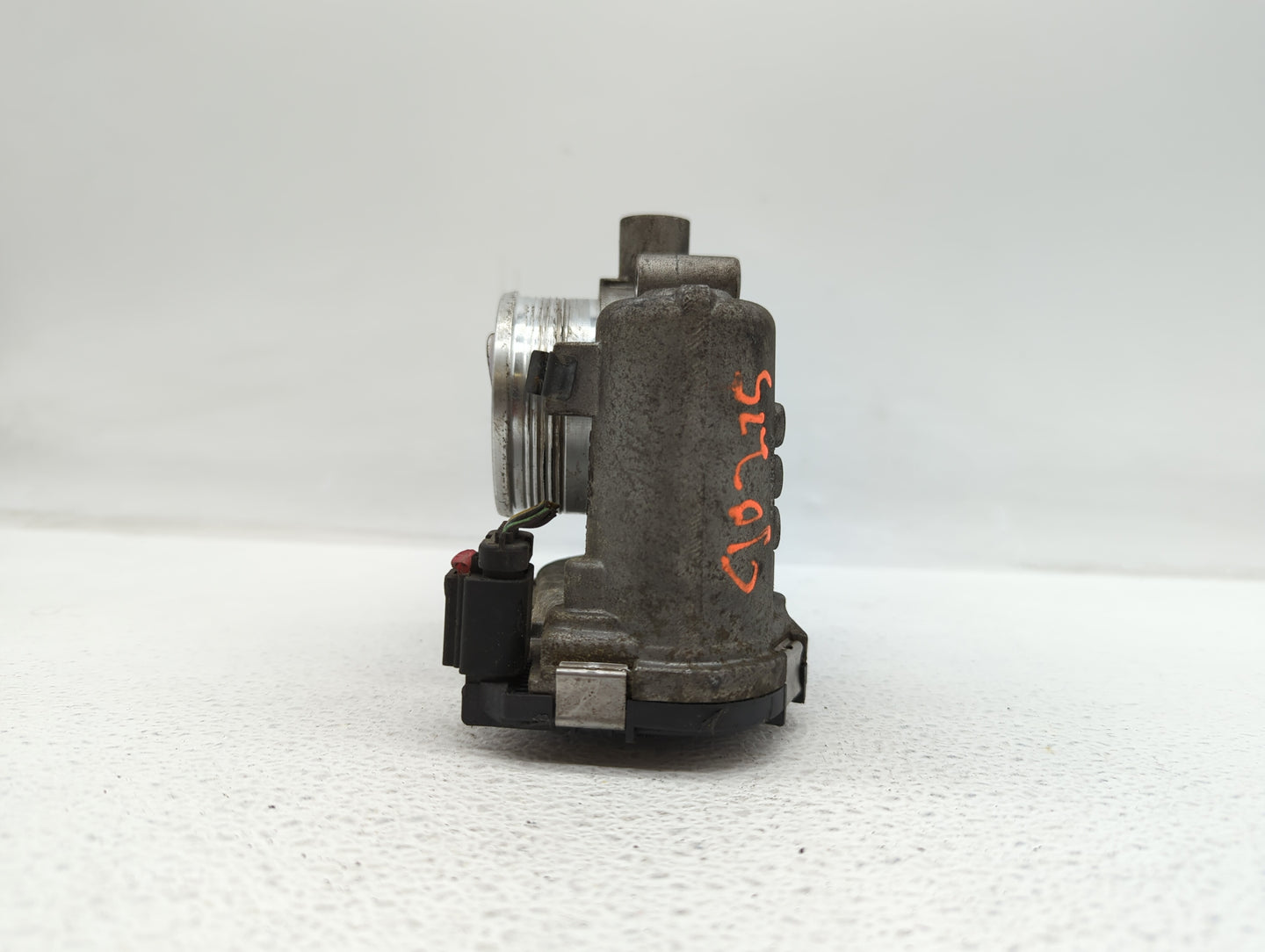 2012-2013 Ford Focus Throttle Body P/N:0280750566 DS7E-9F991-BB, CM5E-9F991-AD Fits Fits 2012 2013 2014 2015 2016 2017 OEM U