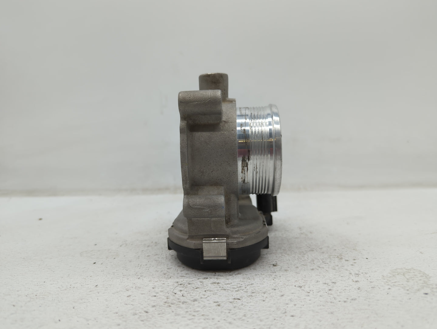 2012-2013 Ford Focus Throttle Body P/N:0280750585 0280750566, DS7E-9F991-BB, CM5E-9F991-AD Fits Fits 2012 2013 2014 2015 201