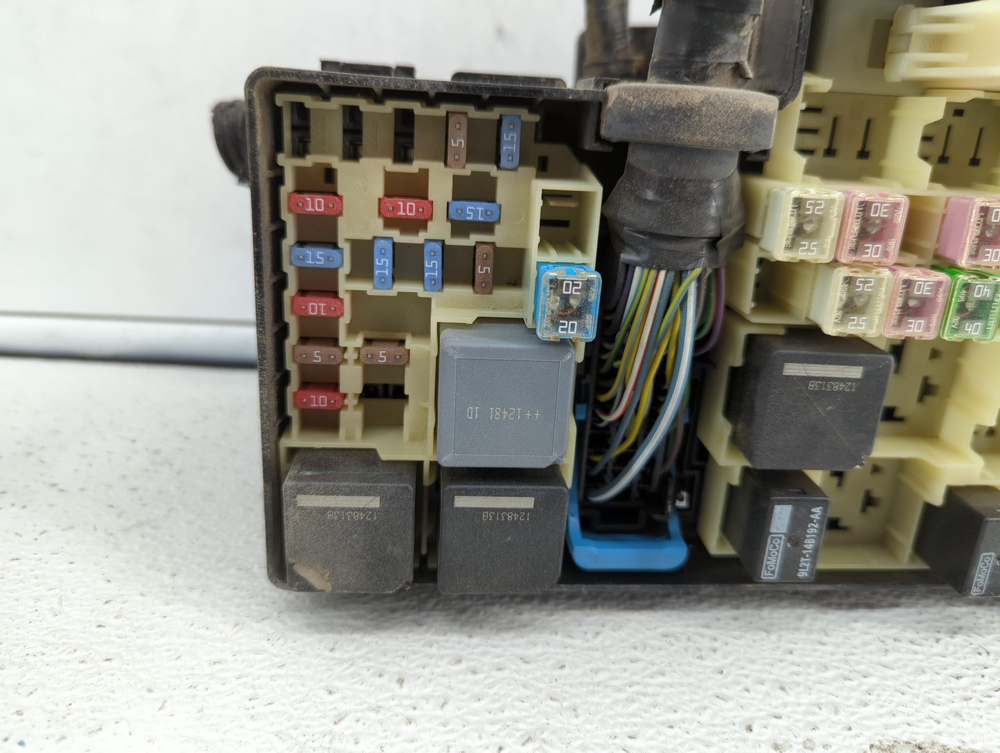 2012-2014 Ford Focus Fusebox Fuse Box Panel Relay Module P/N:EV4T-14K733 AV6T-14A142-AB, AV6T-14A142-AA Fits Fits 2012 2013 